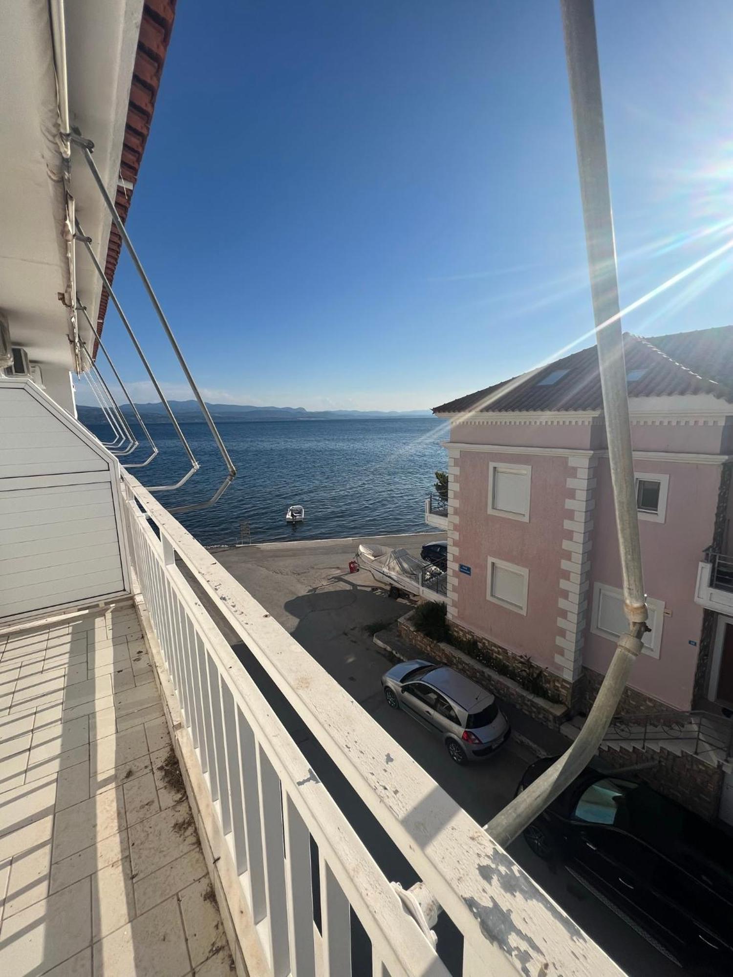 Apartment Lovely Sea