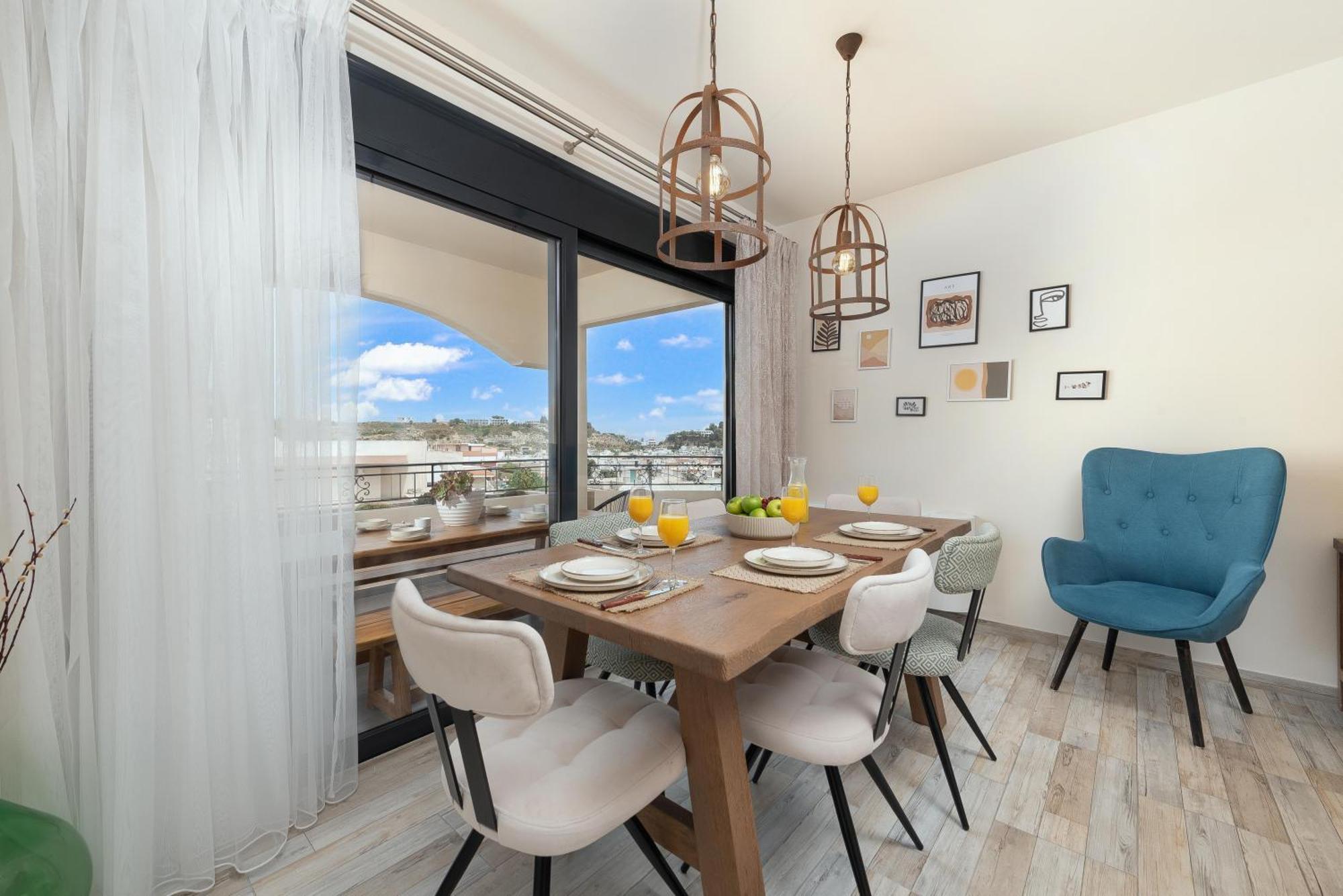 Apartment Maximos House