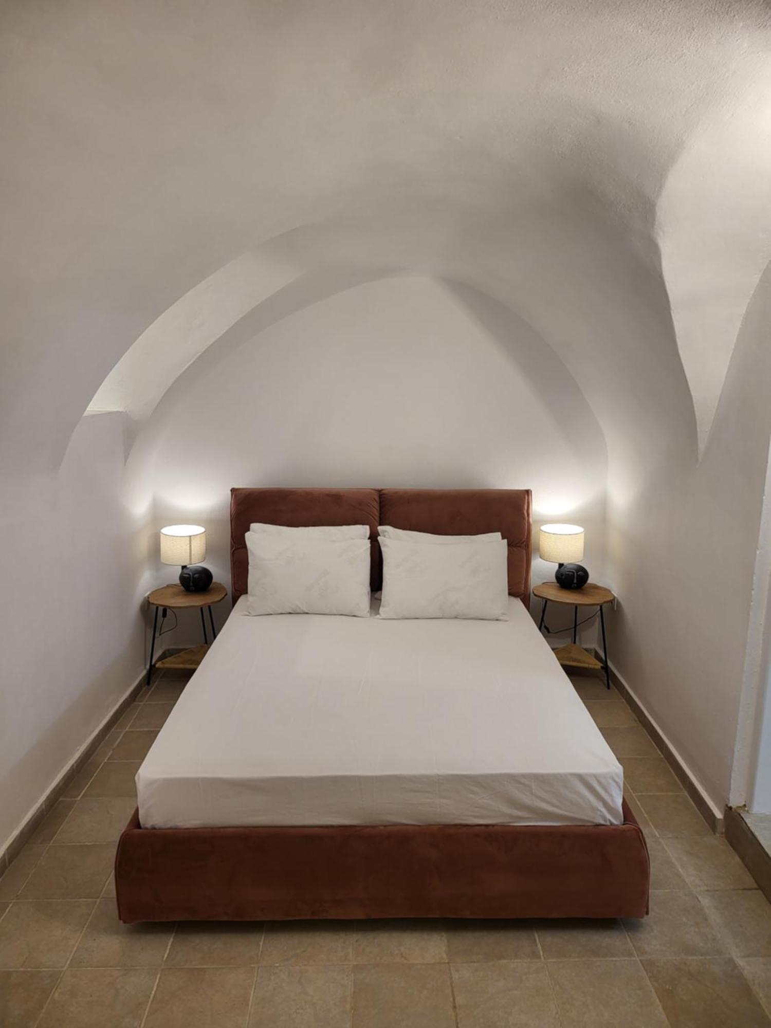 Luxury Cave Villa Messaria (Santorini)