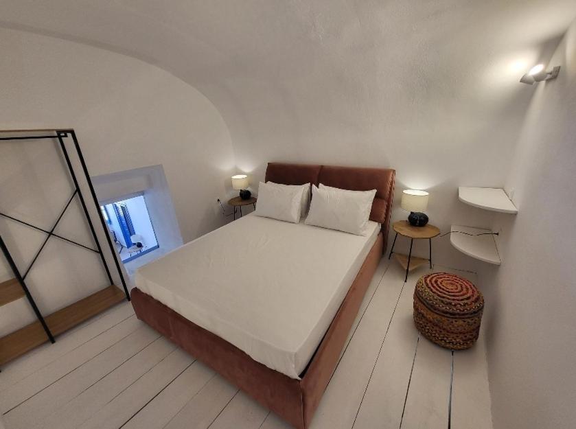 Luxury Cave Villa Messaria (Santorini)