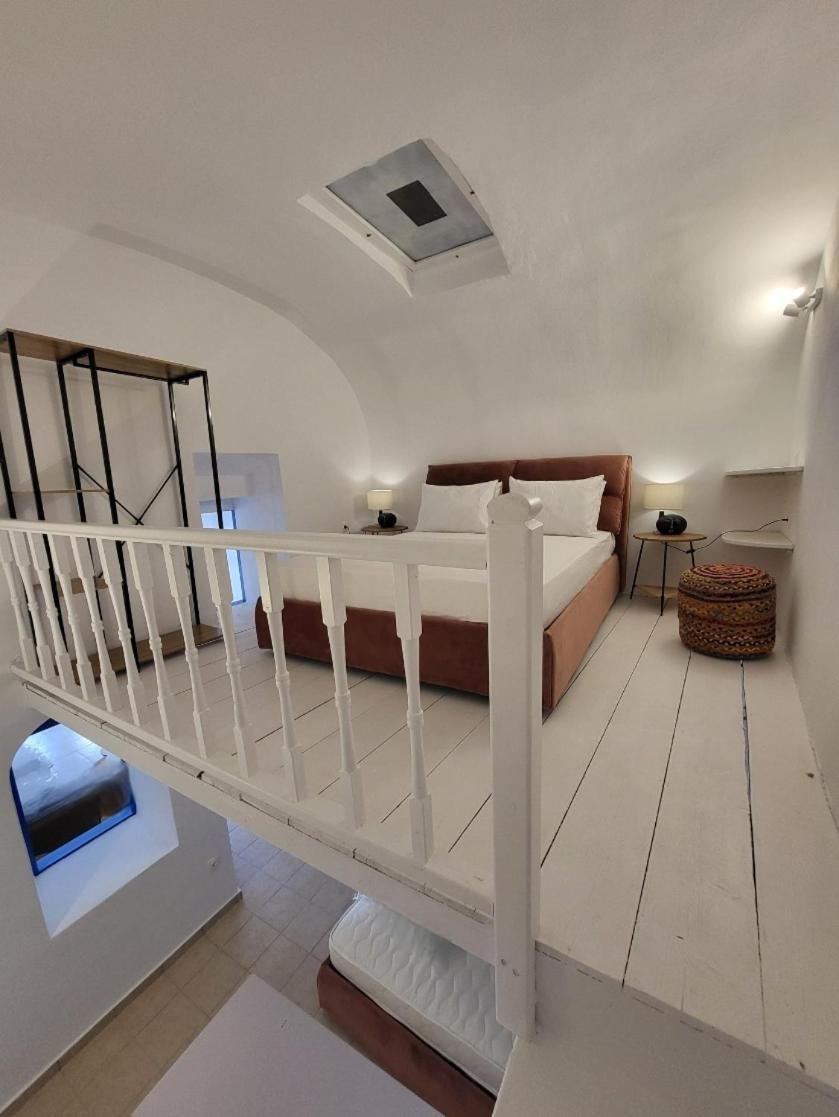 Luxury Cave Villa Messaria (Santorini)