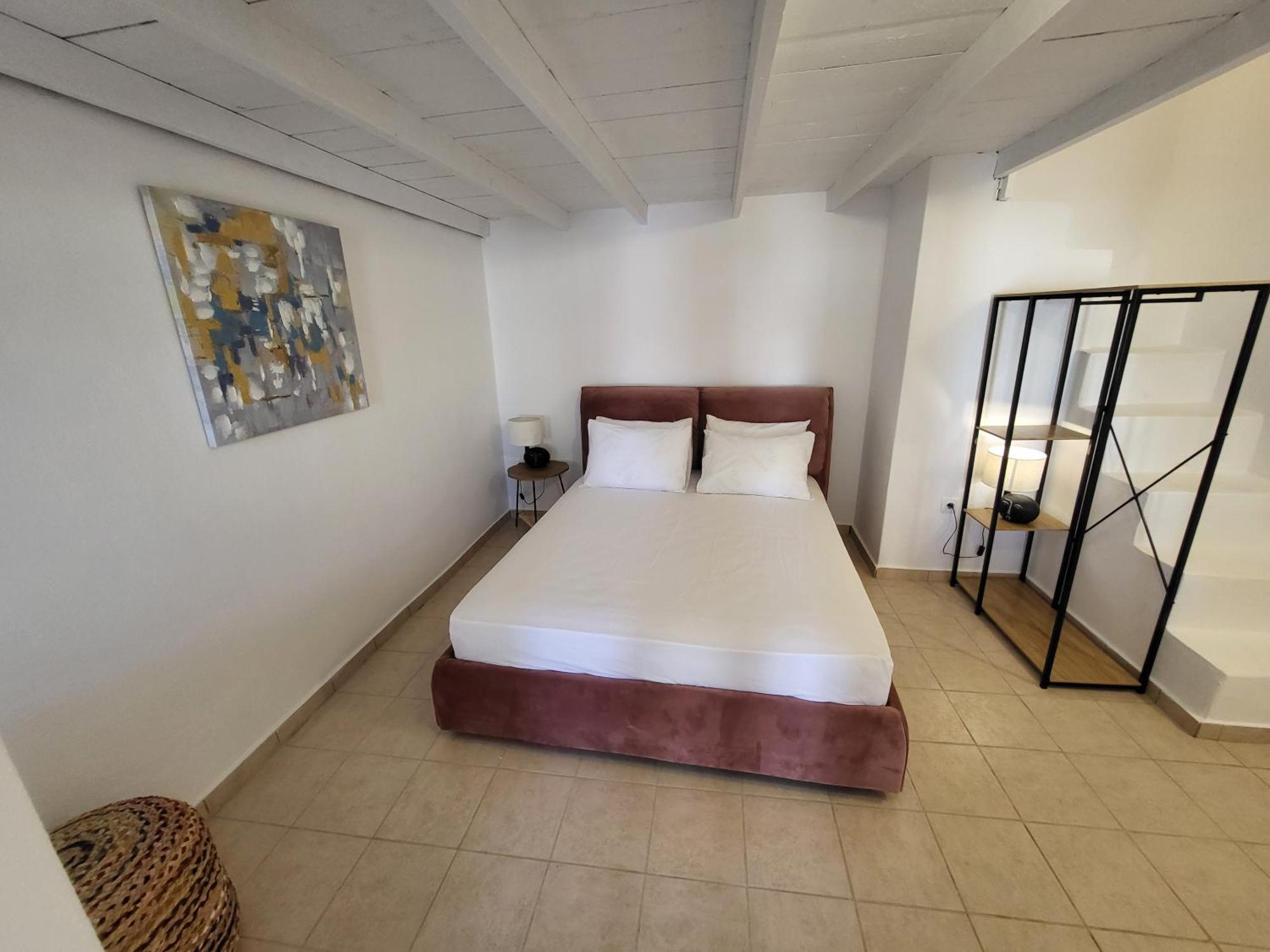 Luxury Cave Villa Messaria (Santorini)