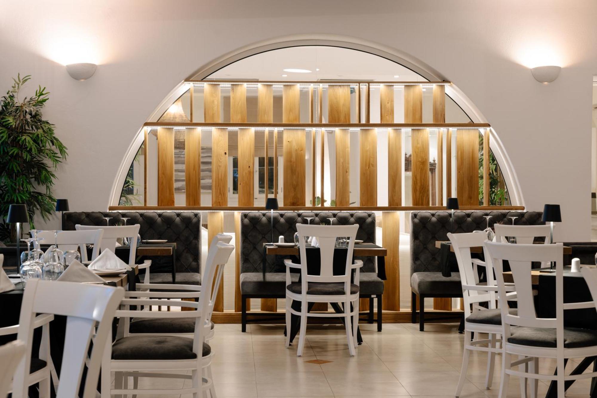 Agnanti & 5* Parikia (Paros)