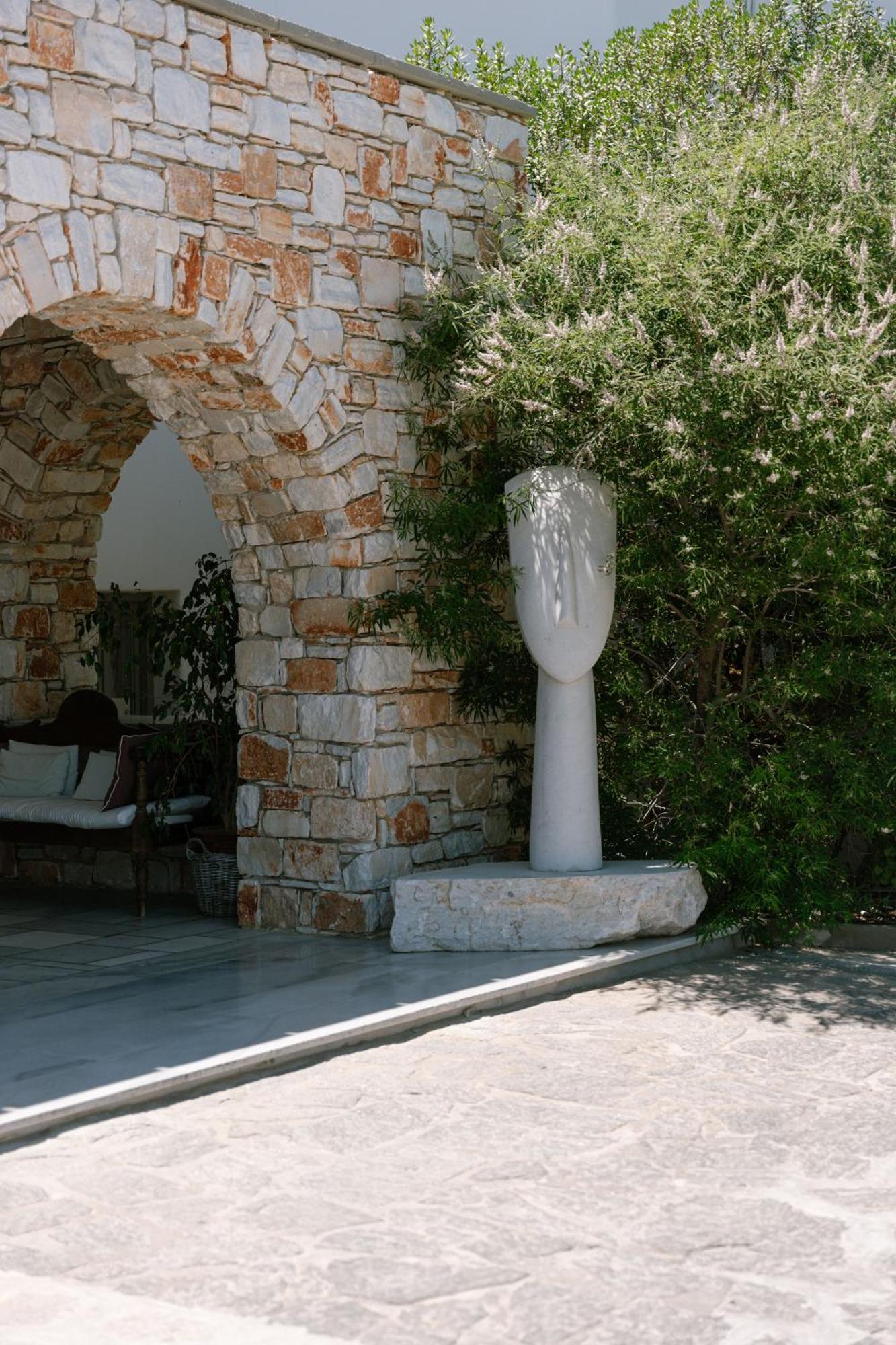 Agnanti & 5* Parikia (Paros)