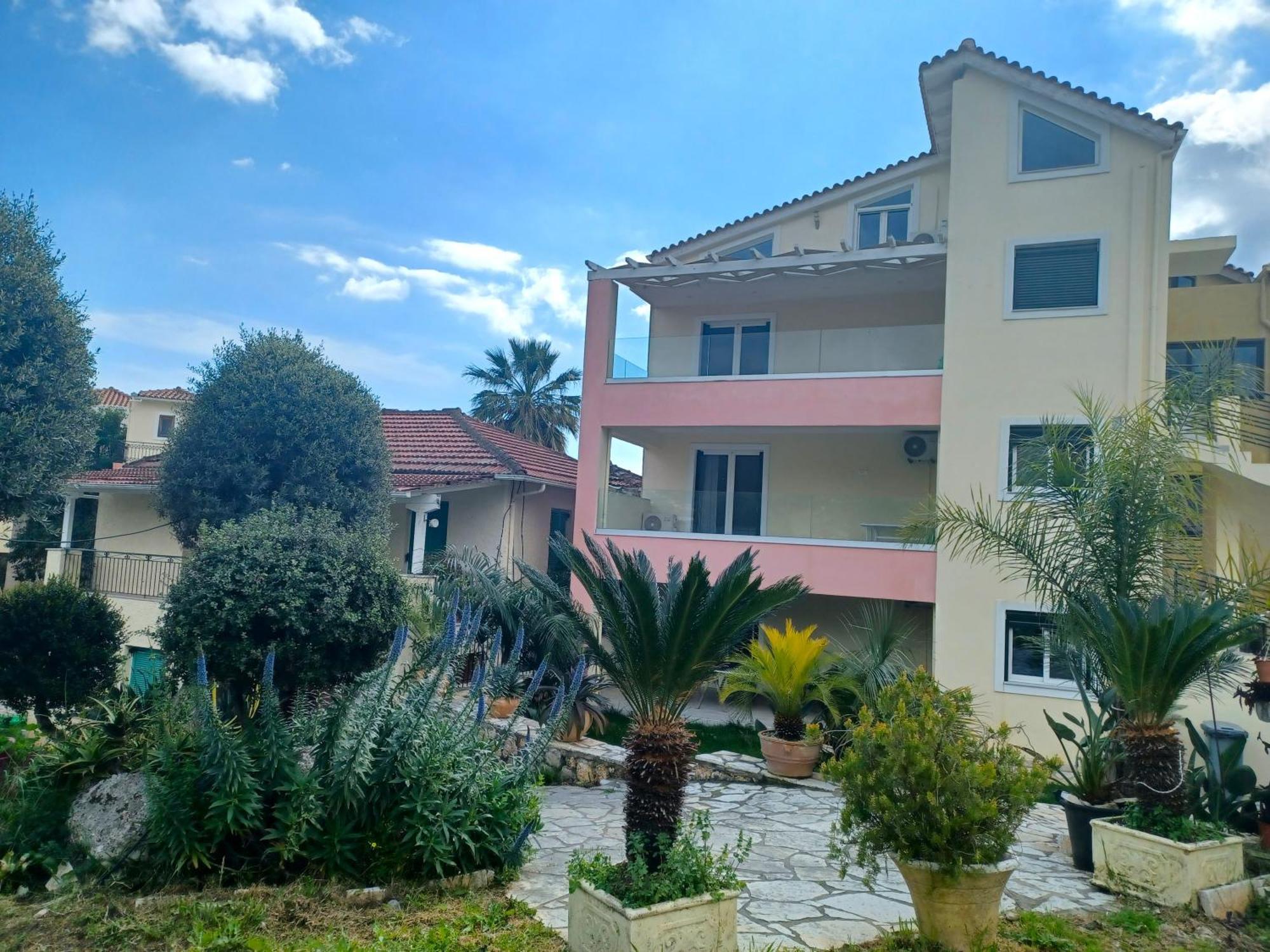 Aparthotel Philippos