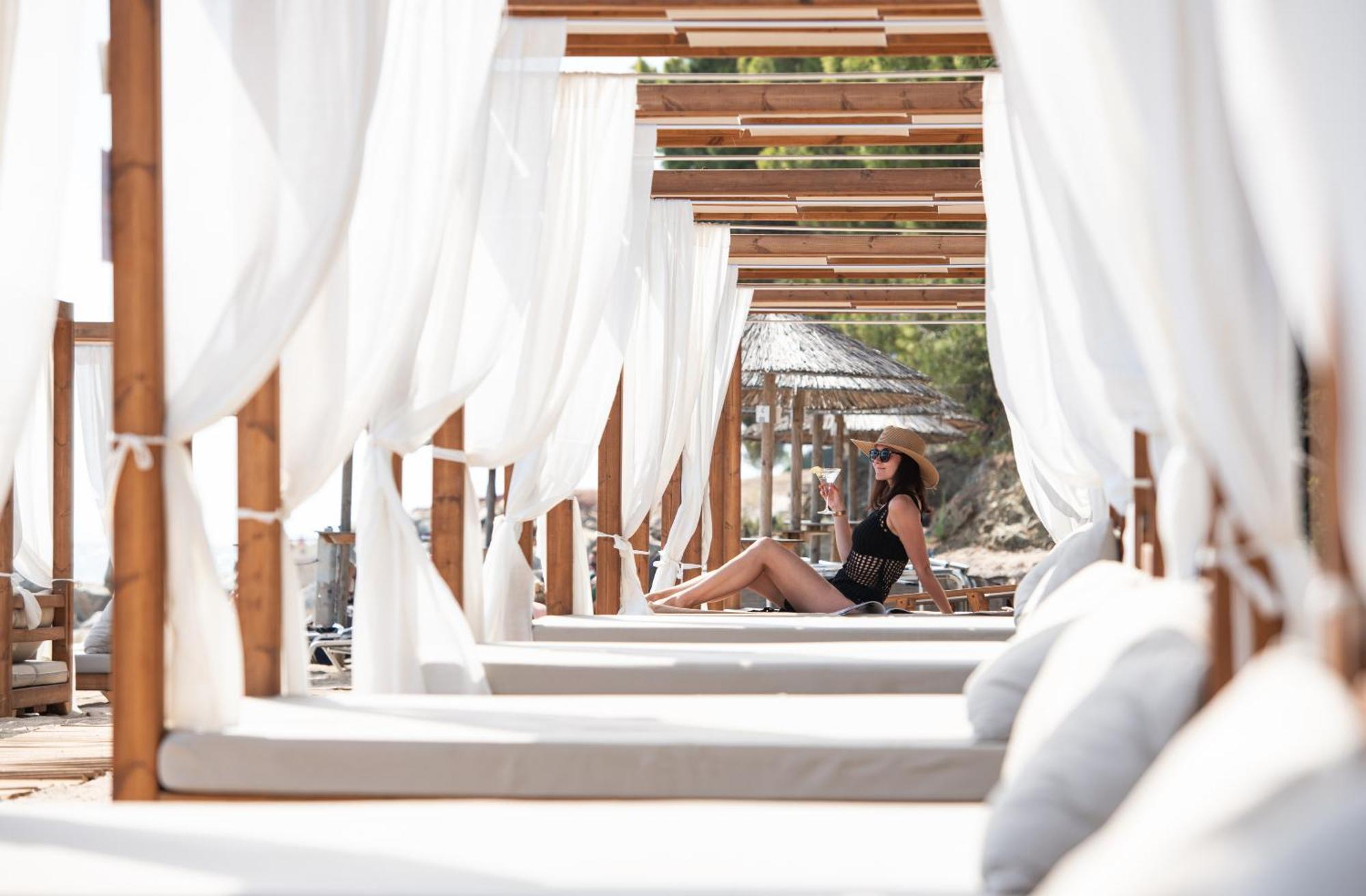 Blue Dolphin Resort 4*