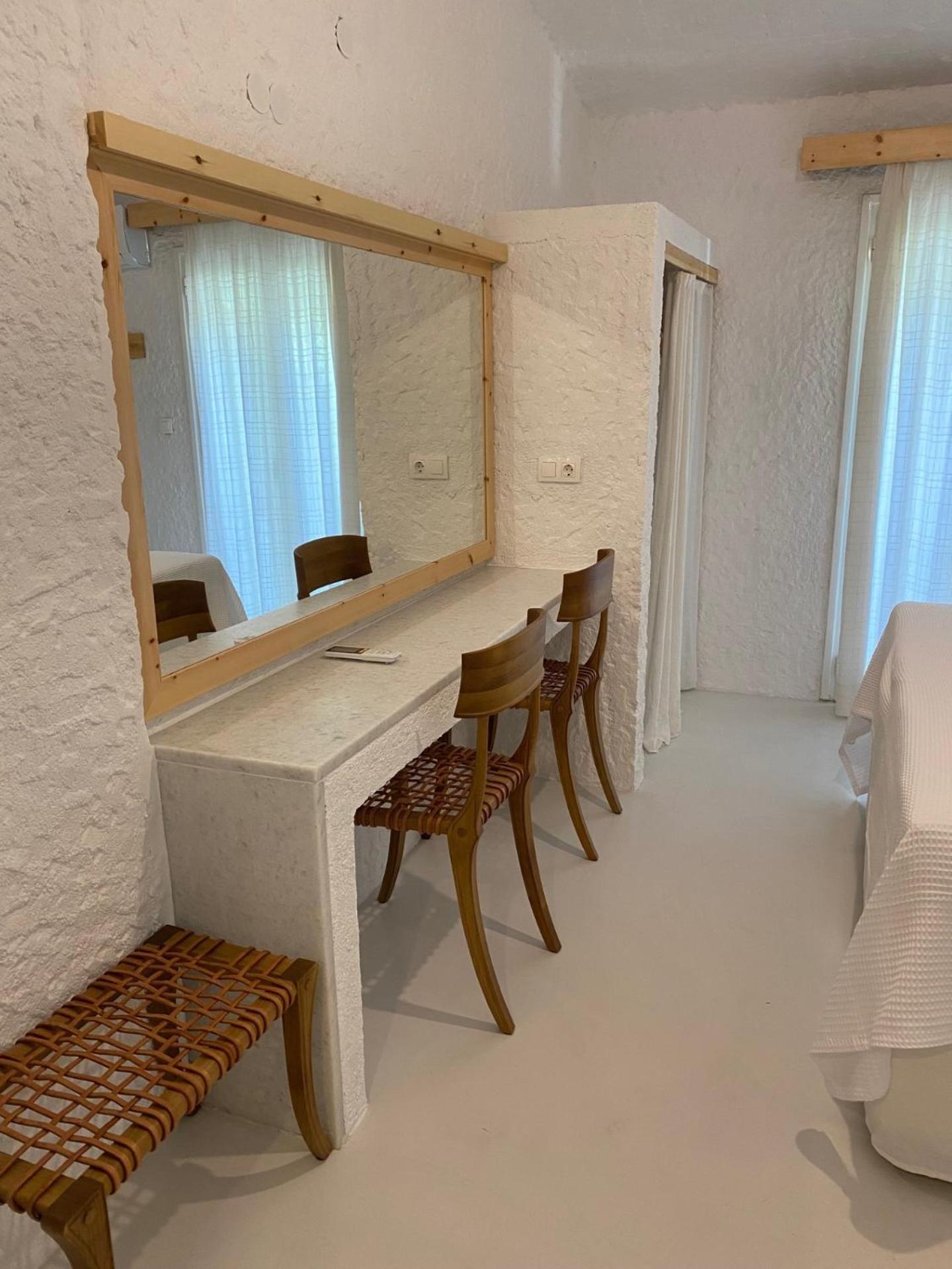 Aparthotel Manolis' House