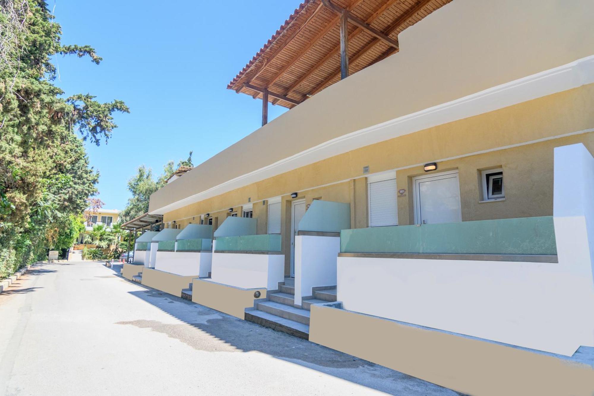 Aparthotel Varvaras Diamond 3*