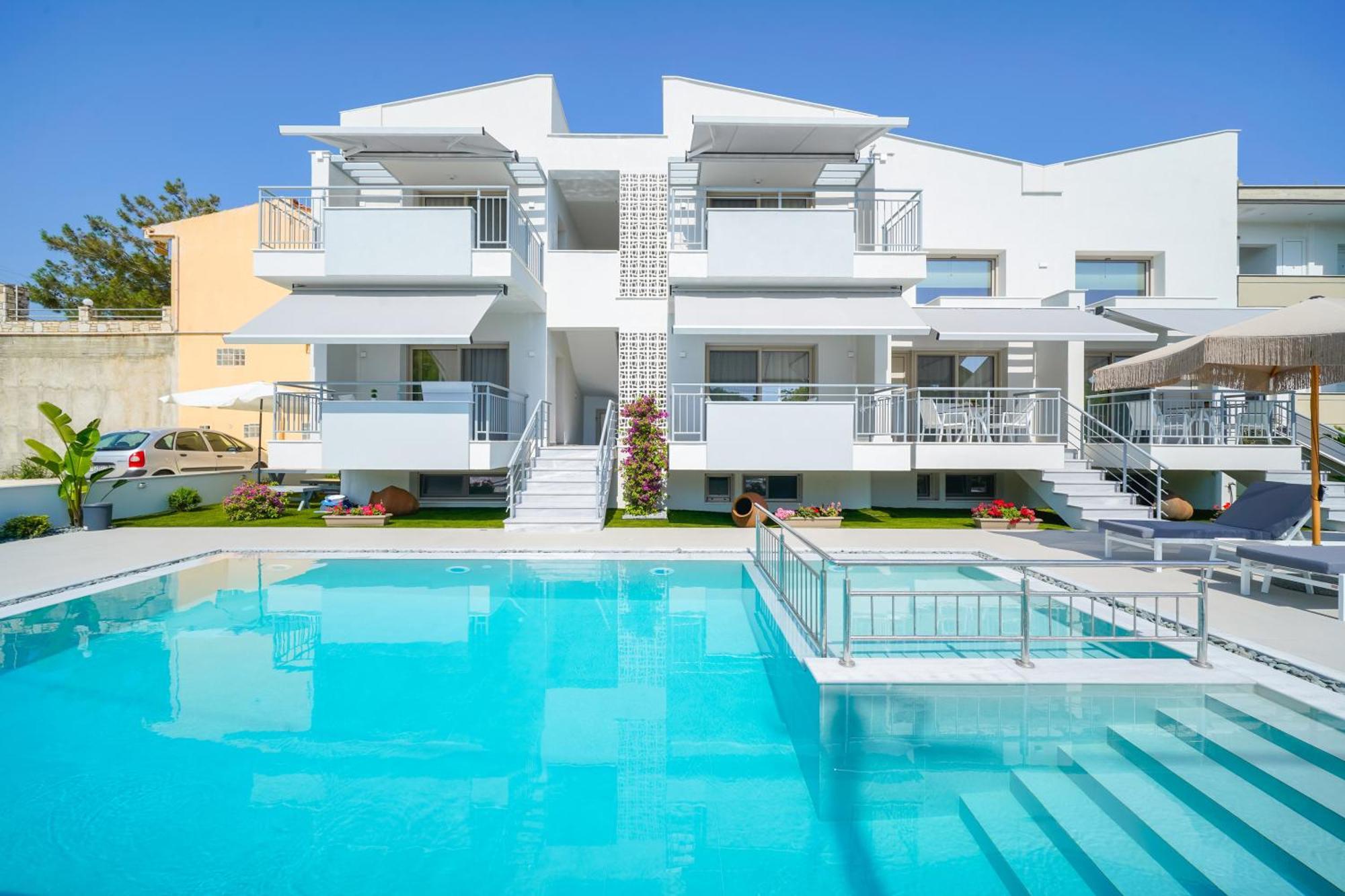 Aparthotel Sourinis Luxury *