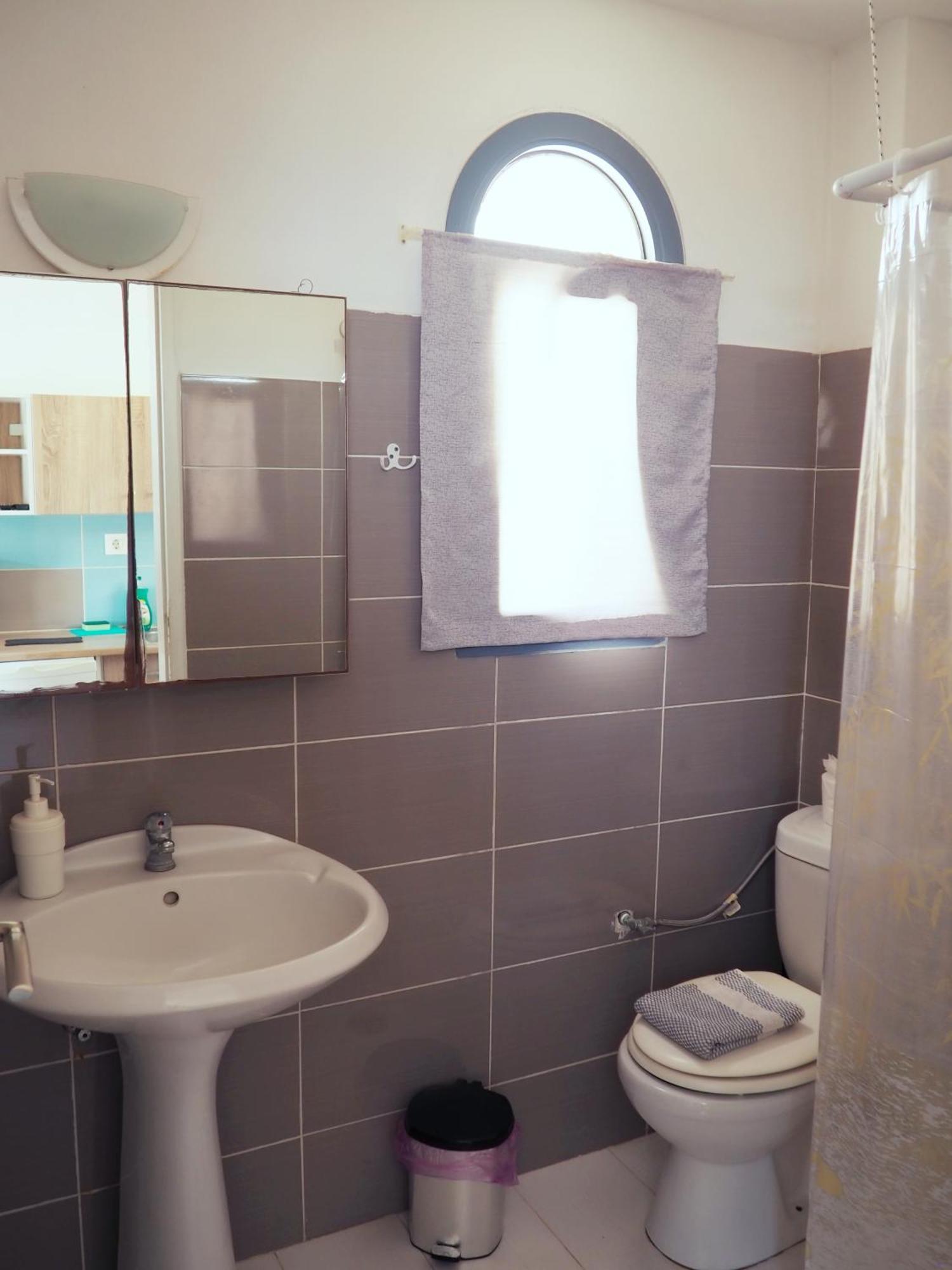 Leon Lux Aparthotel 3*