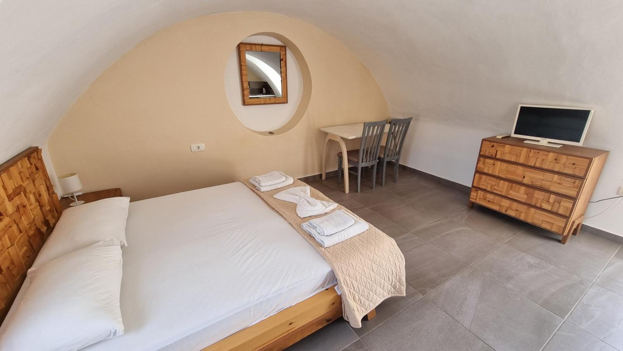 Leon Lux Aparthotel