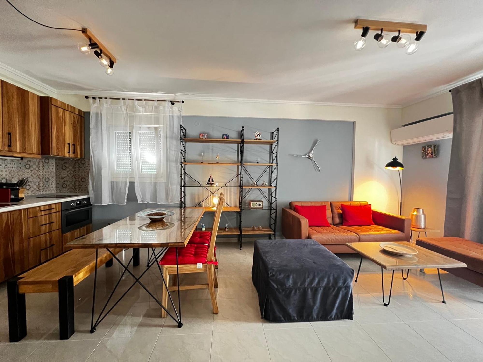 Steel & Oak Vintage Apartment Kavala