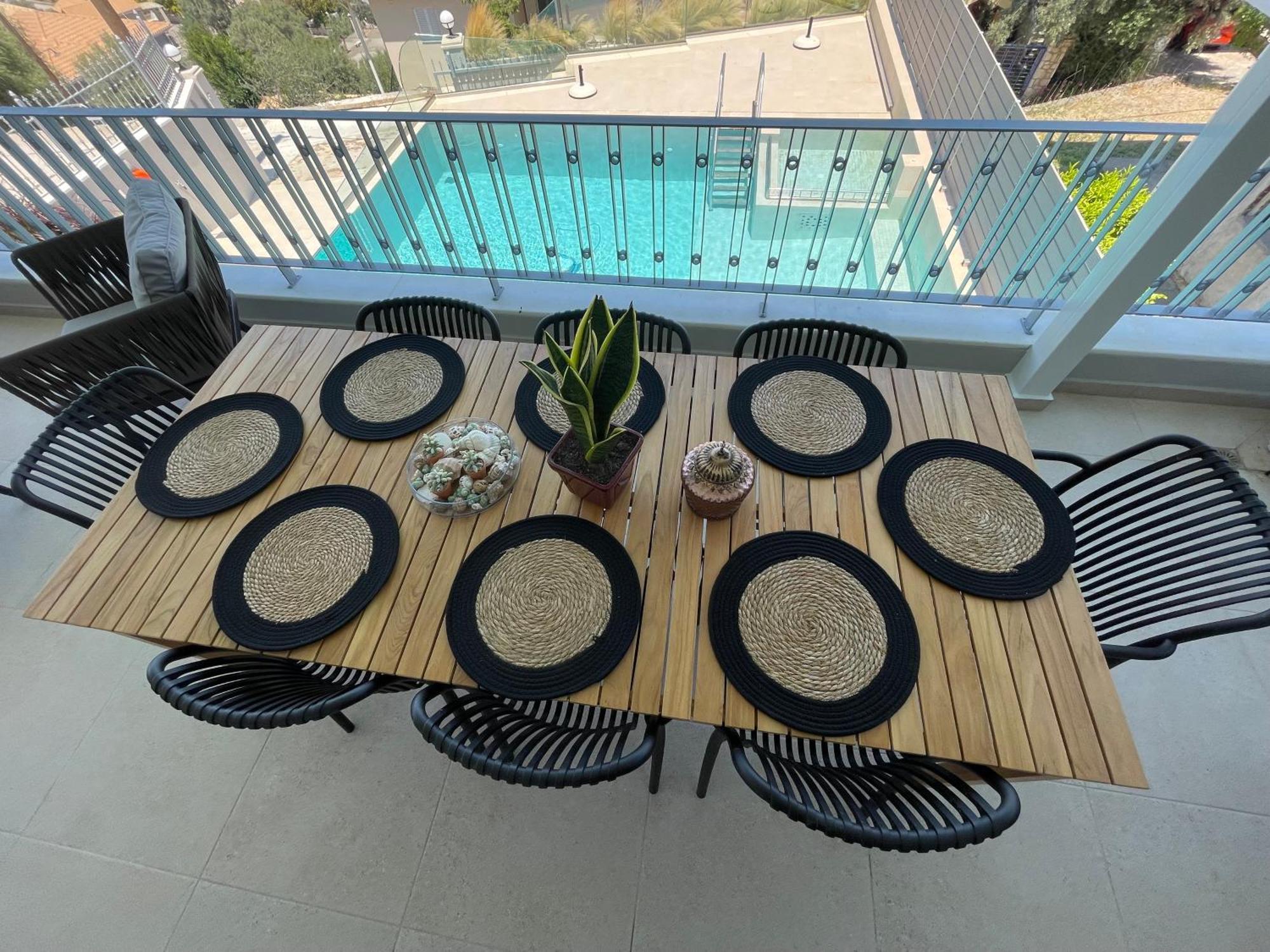 Theretro, With Superb View Villa *