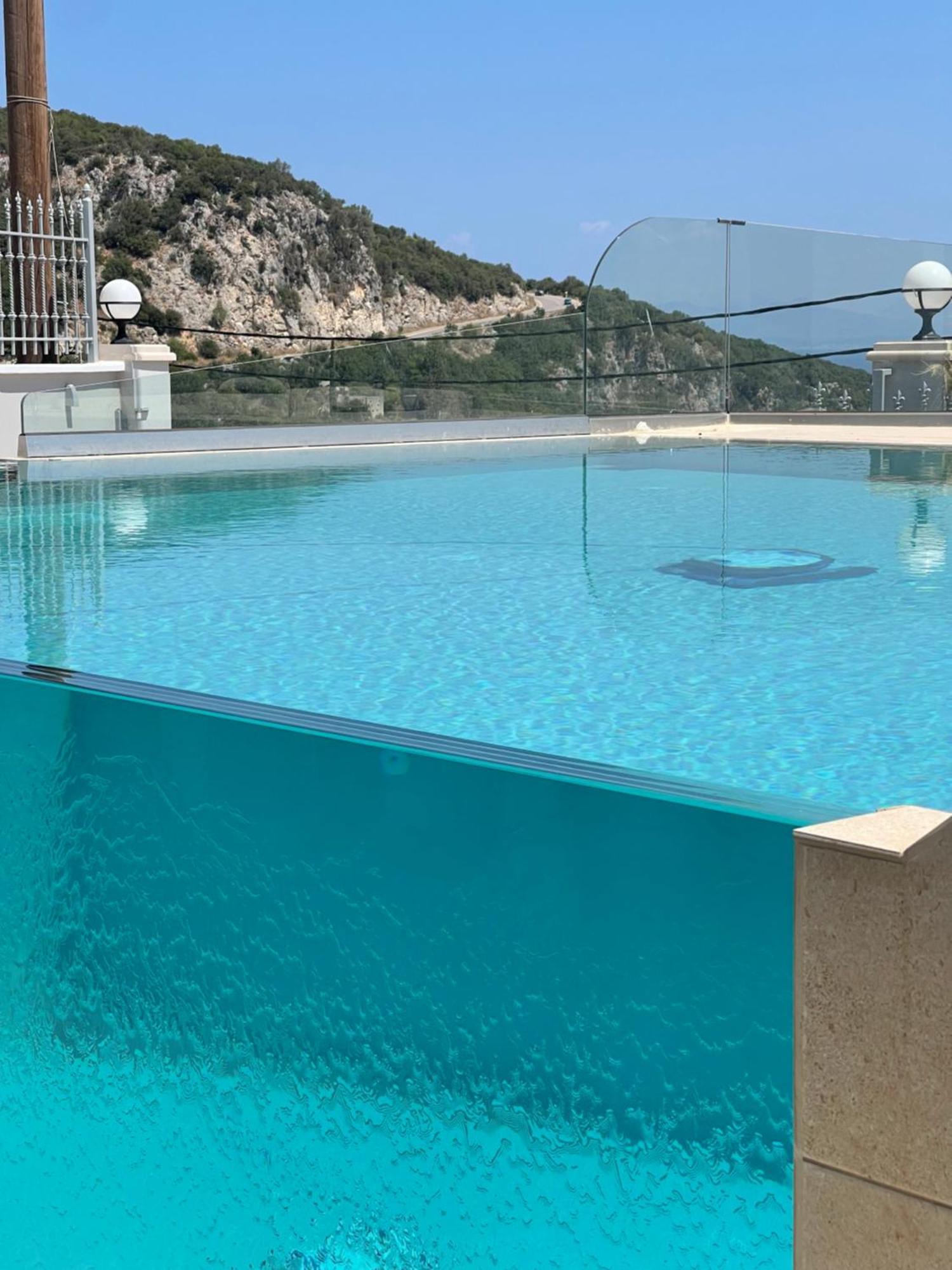 Theretro, With Superb View *