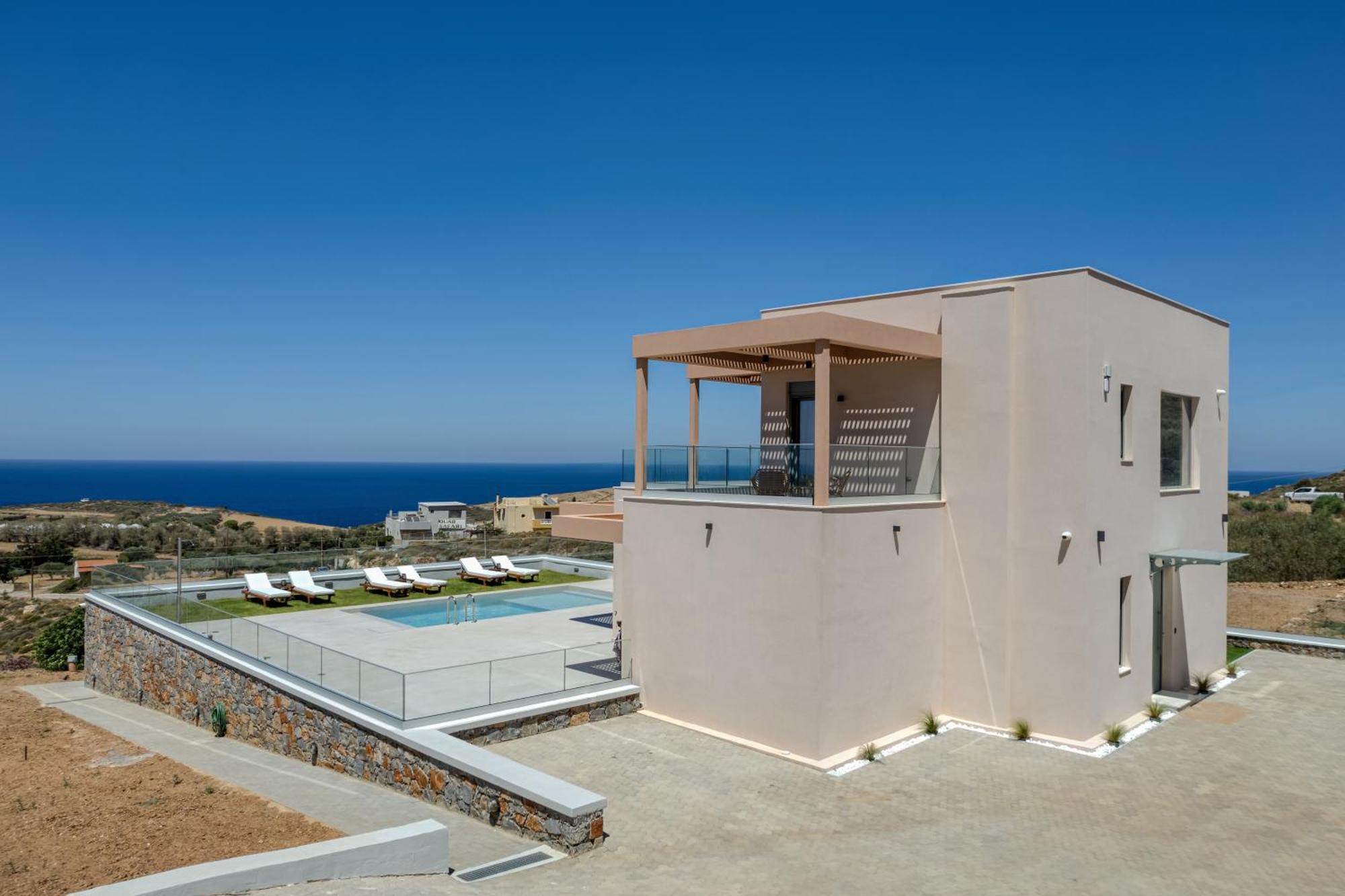 Villa Palmyra & *