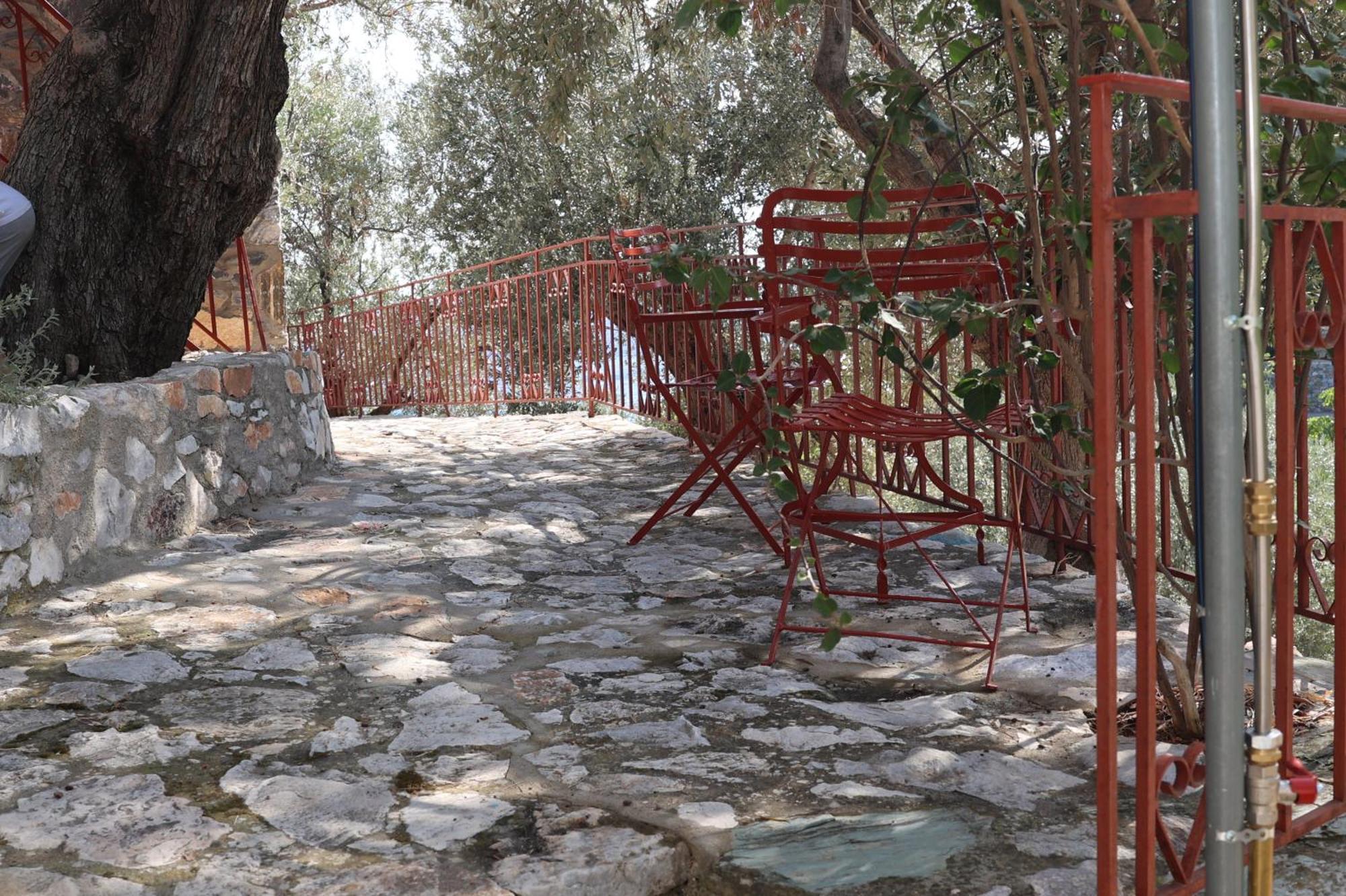 κόκκινος πύργος * Plomari