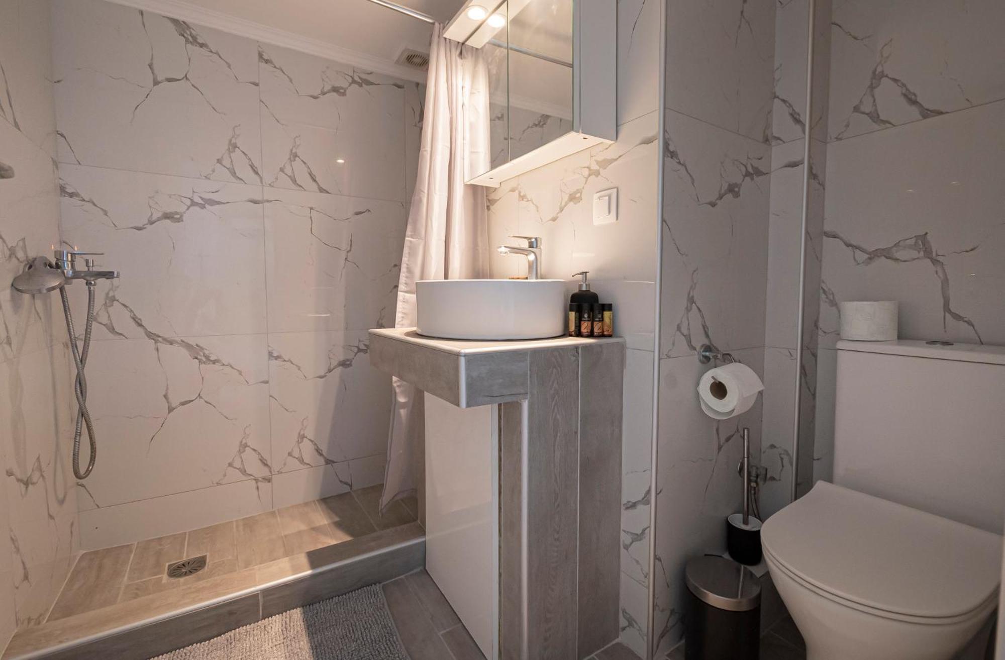 Cozy By Rentalspro - Halkidiki Apartment Nea Moudania