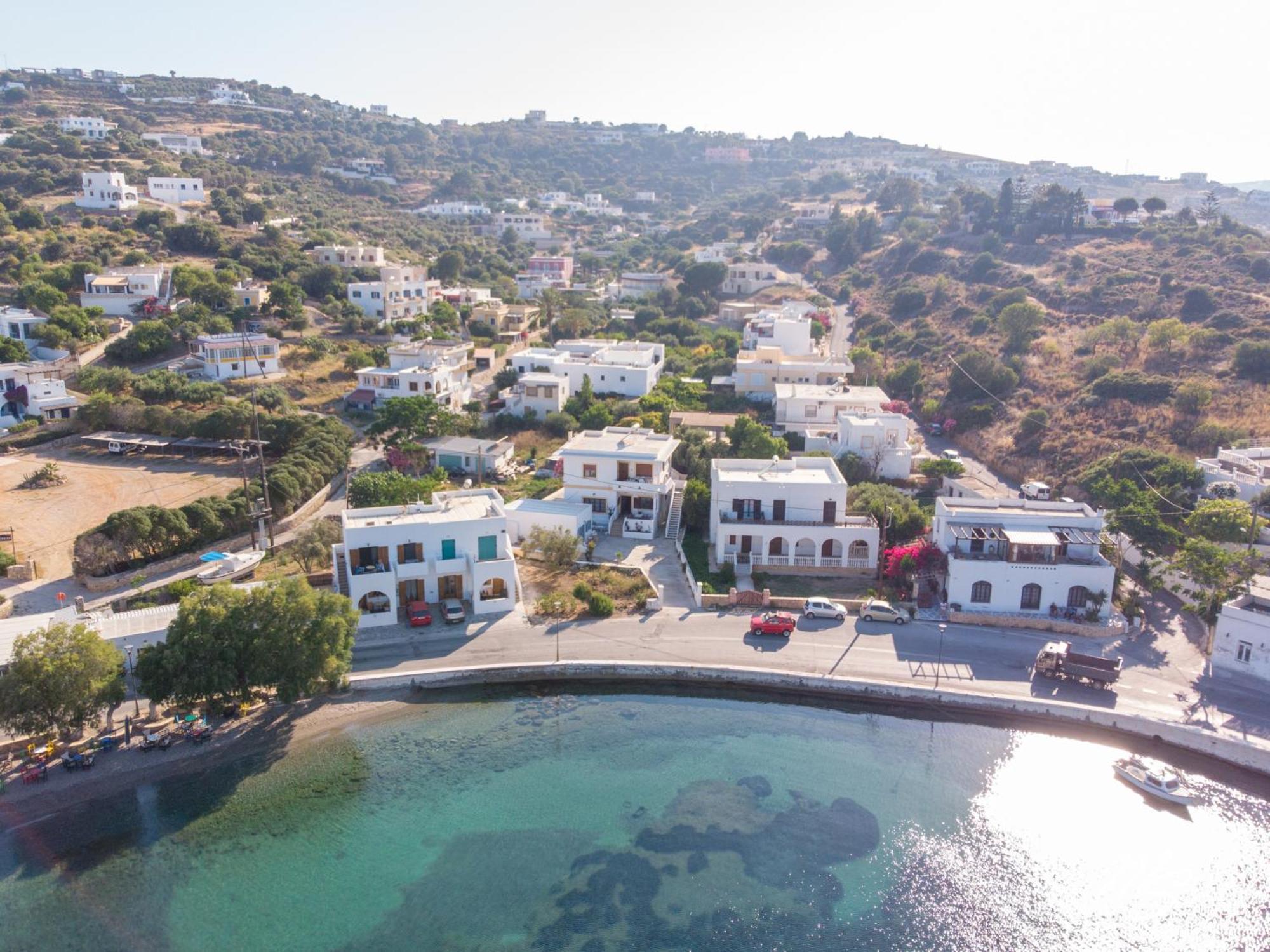 Siridaki 3 Bedroom By The *
