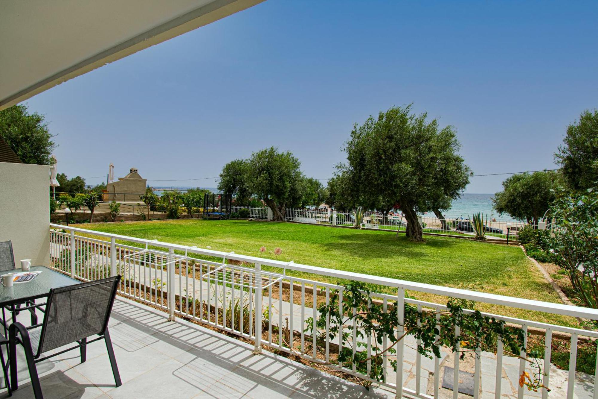 Eleni Seafront By Rentalspro Services-nea Moudania Halkidiki * Nea Moudania
