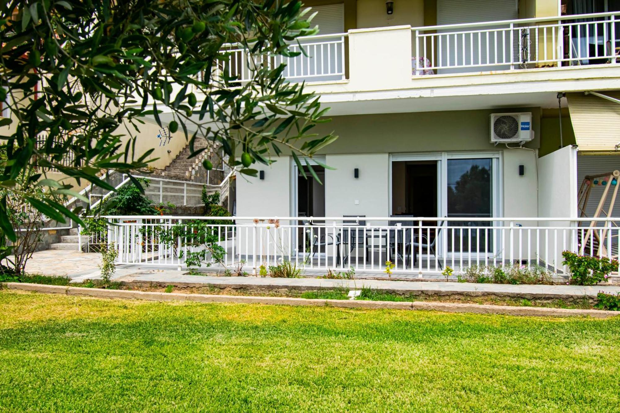 Eleni Seafront By Rentalspro Services-nea Moudania Halkidiki Apartment Nea Moudania