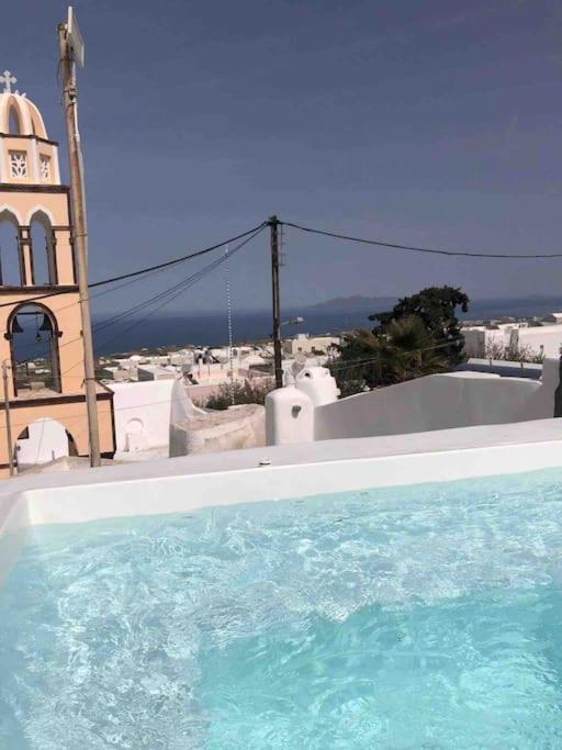 Evnoikon I- Jacuzzi Cave House In Holiday home Fira (Santorini)