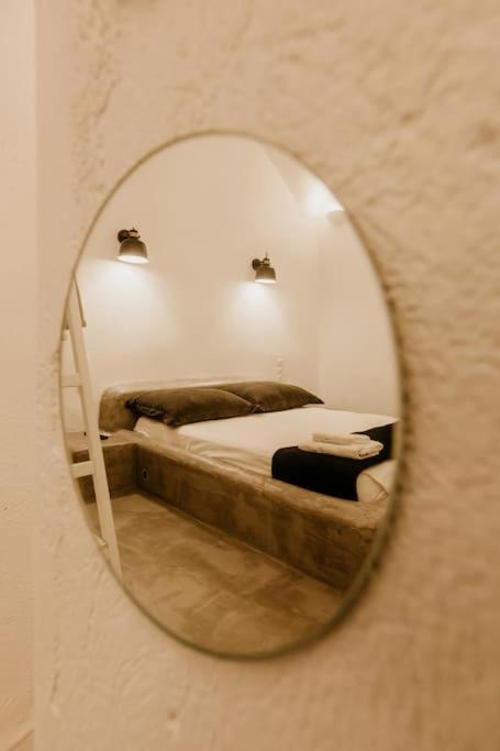 Evnoikon I- Jacuzzi Cave House In Fira (Santorini)