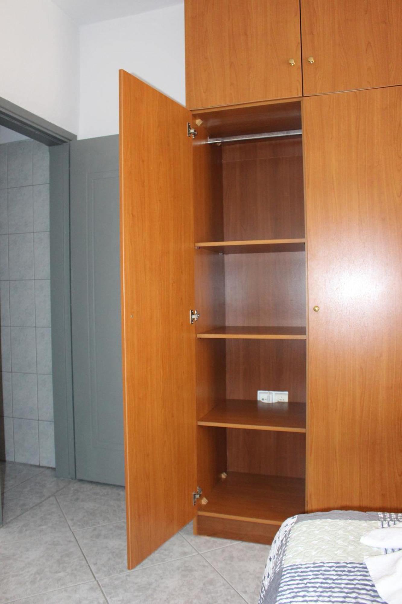Center 8 * Palaiontsiflikion