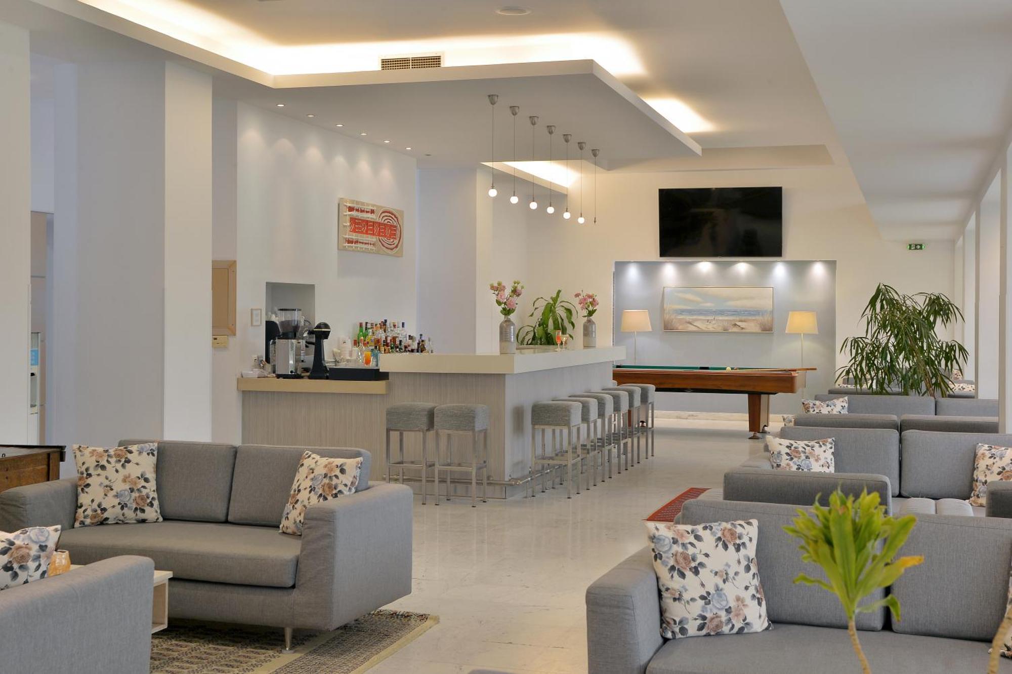 Airotel Achaia Hotel 4*