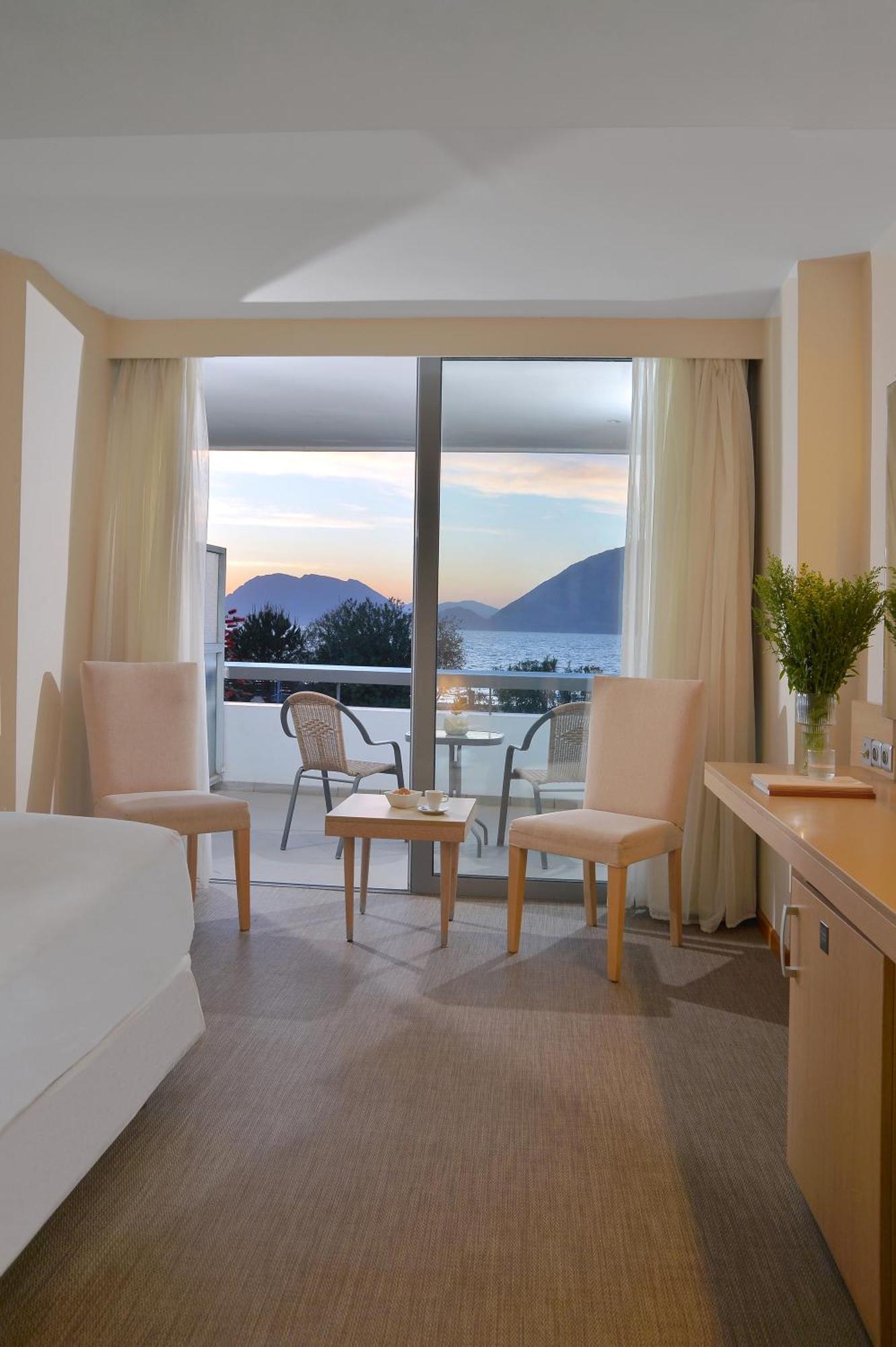 Hotel Airotel Achaia 4*