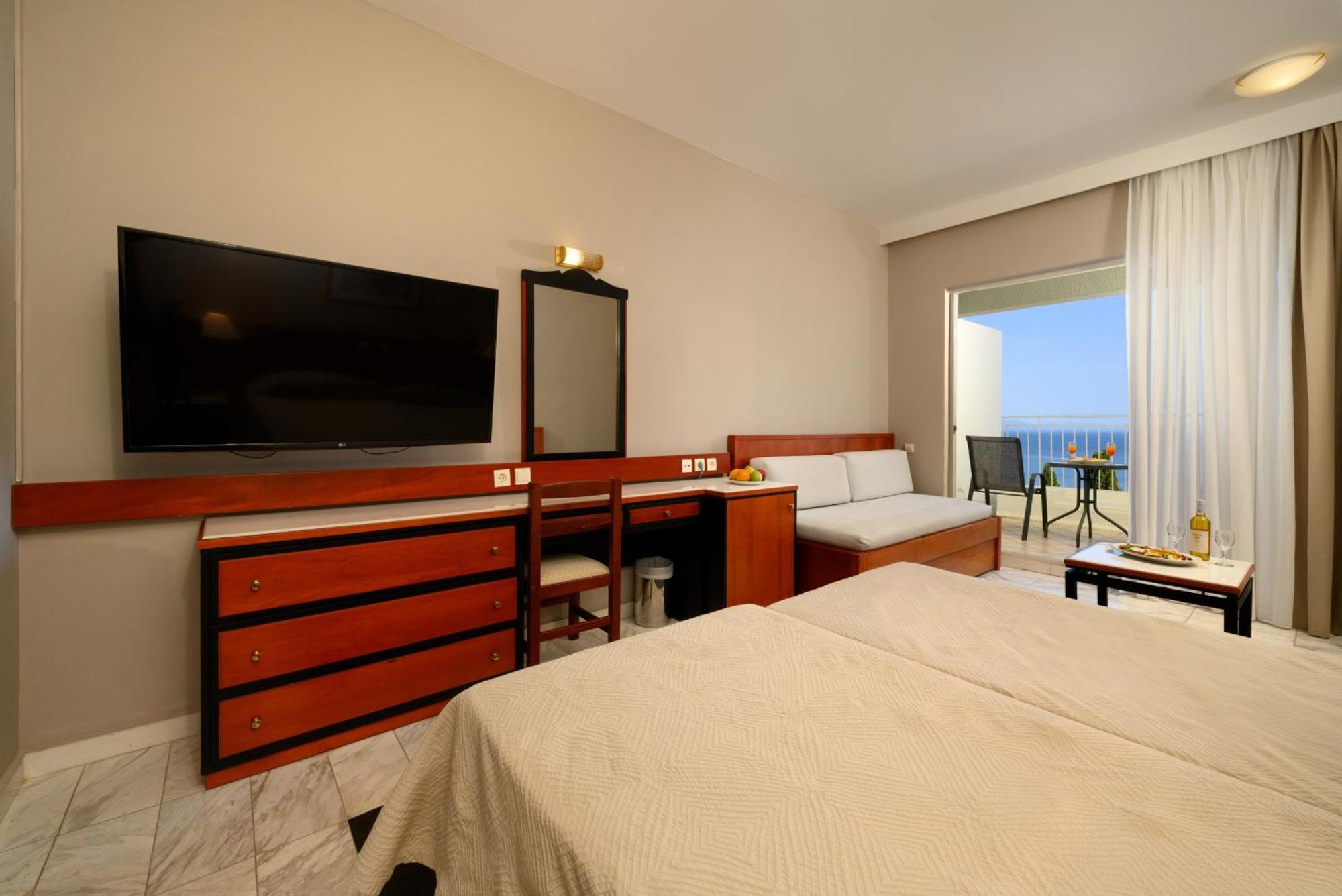 Sunshine Corfu And 4* Nisaki (Corfu)