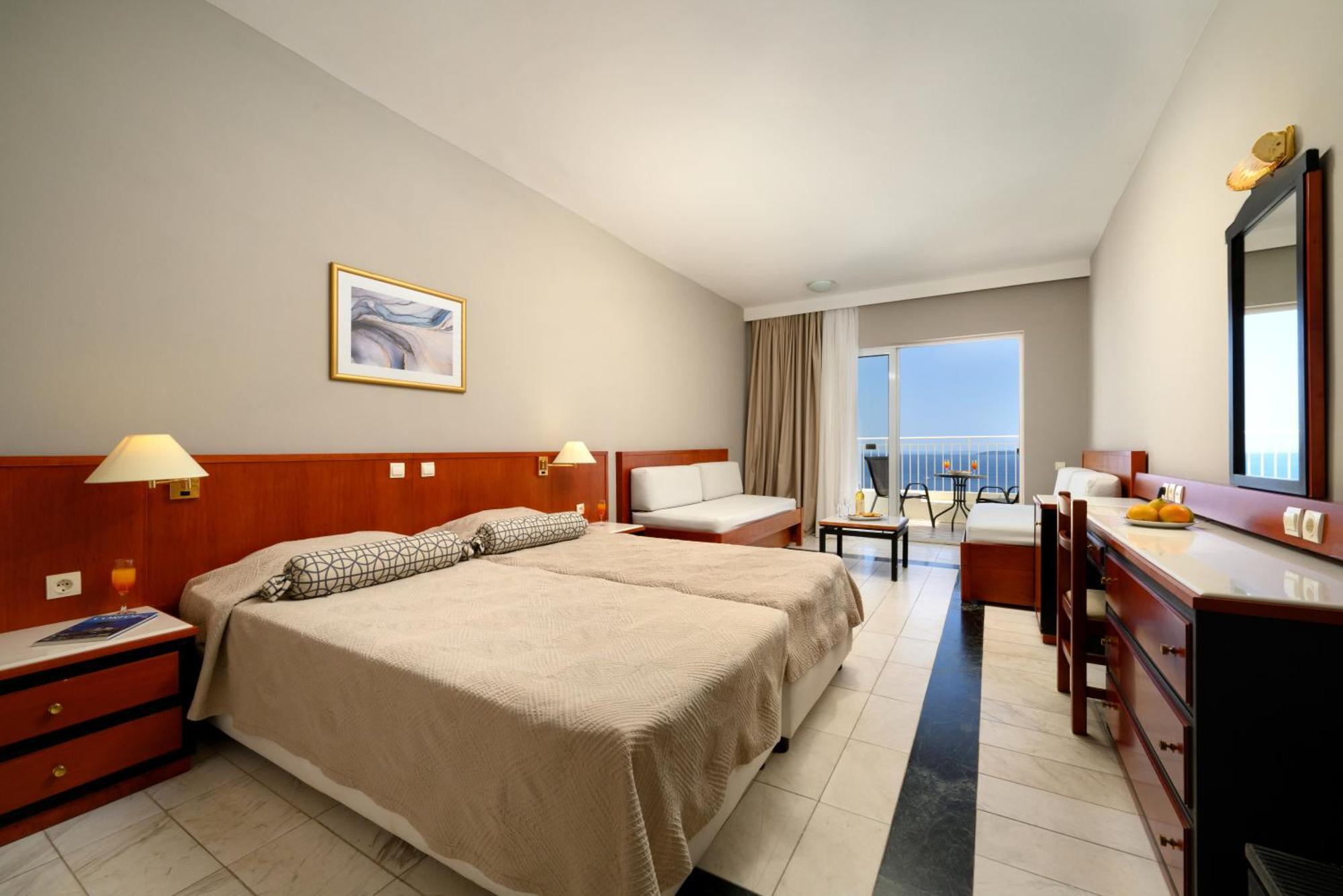Sunshine Corfu And 4*