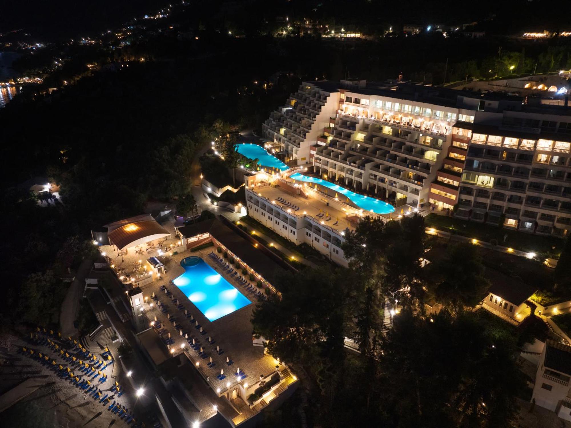 Sunshine Corfu And 4* Nisaki (Corfu)