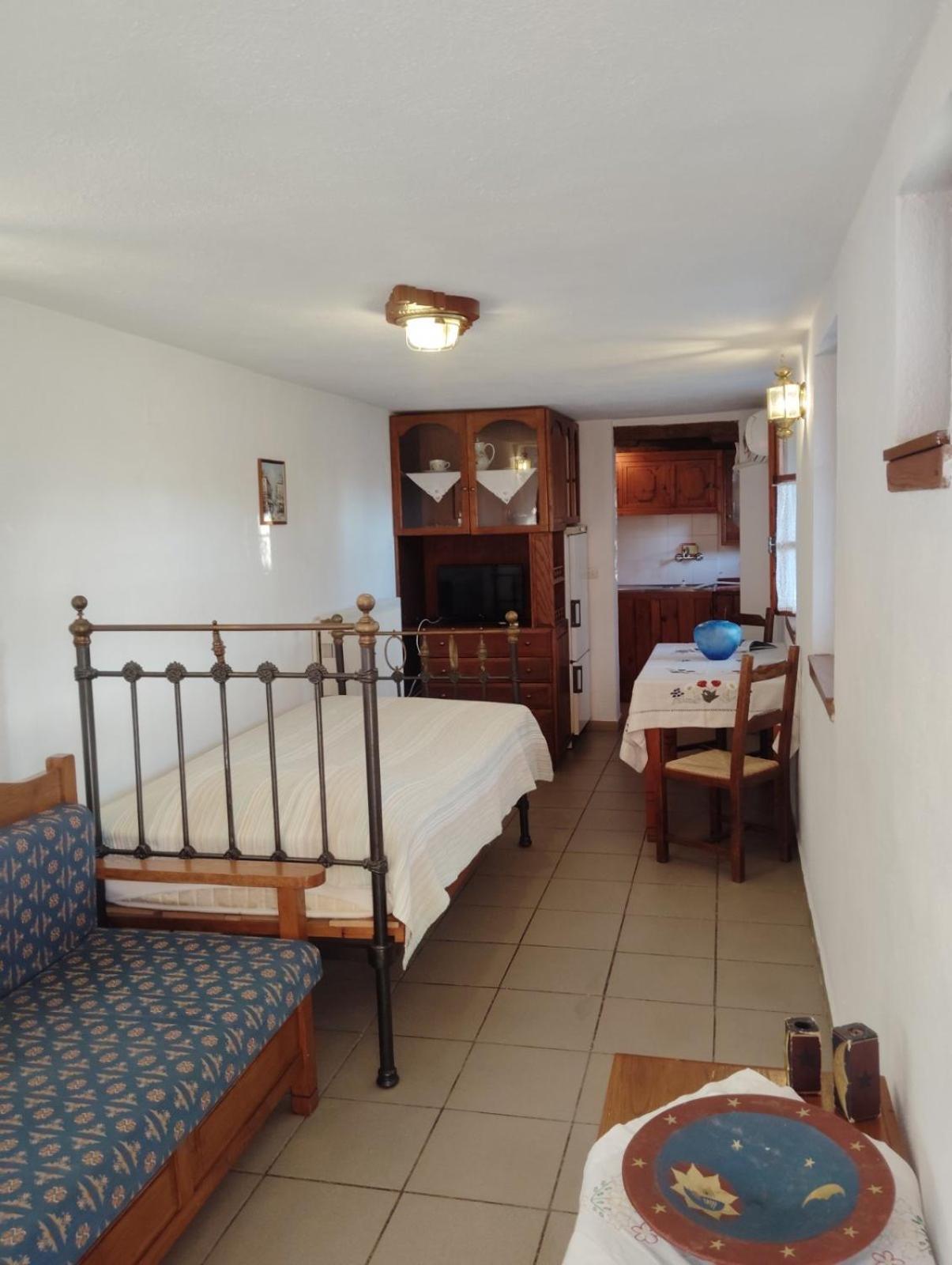 Apanemia Apartment Afissos
