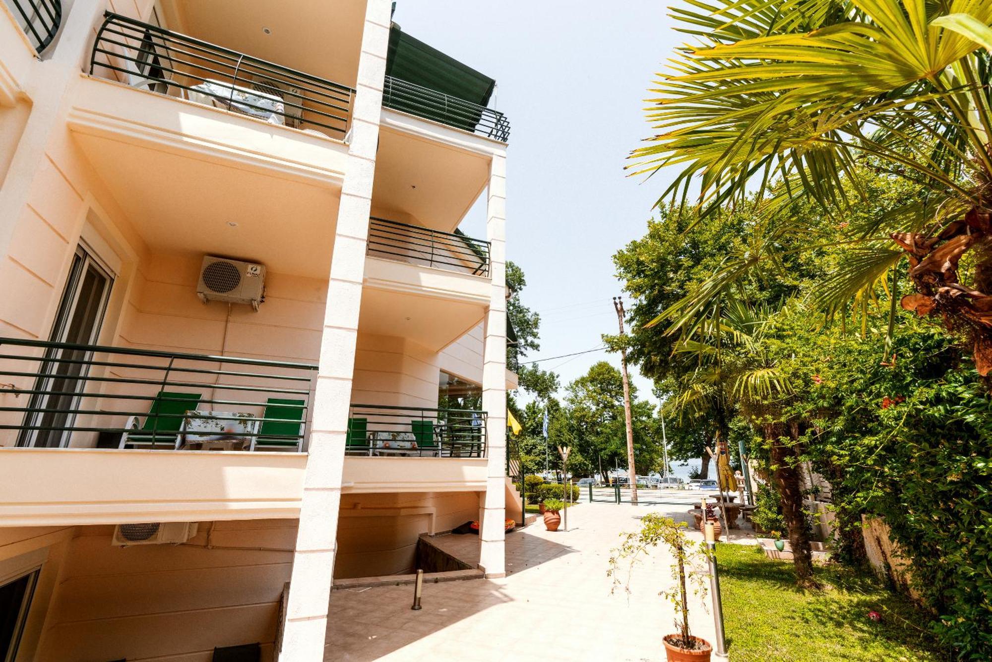 Stefanidis Platani Aparthotel 3*