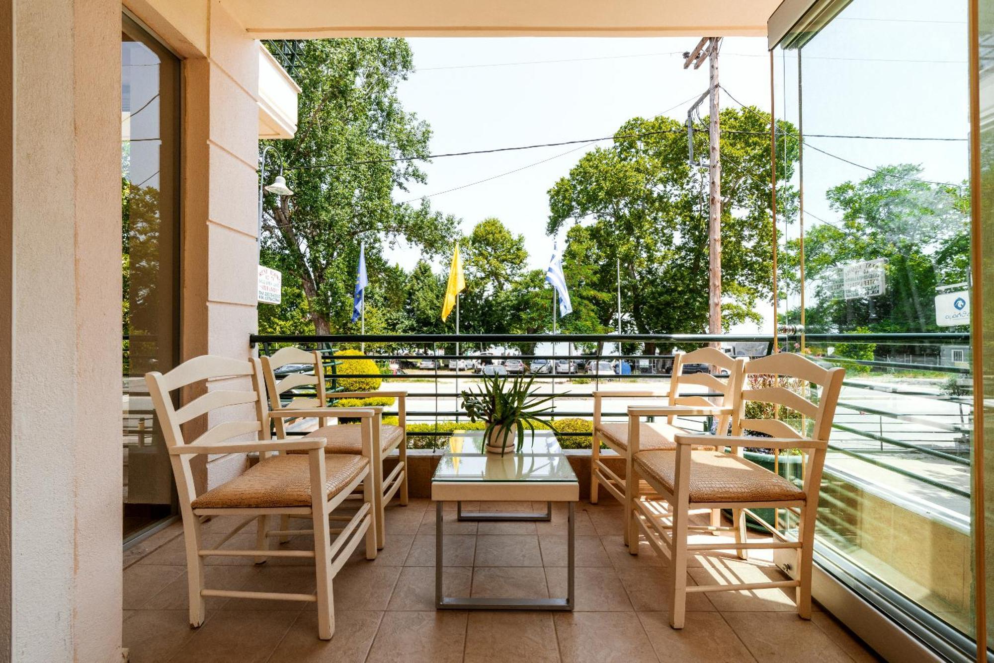 Aparthotel Stefanidis Platani 3*