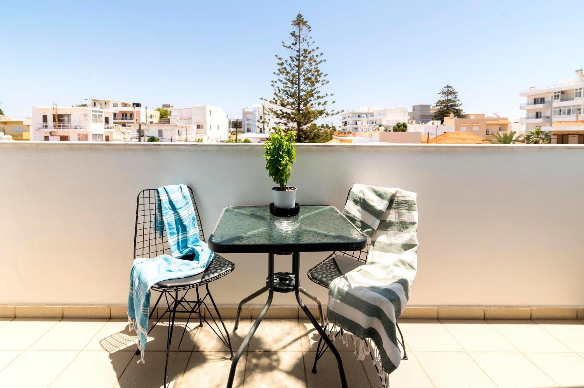 Lefka & Aparthotel