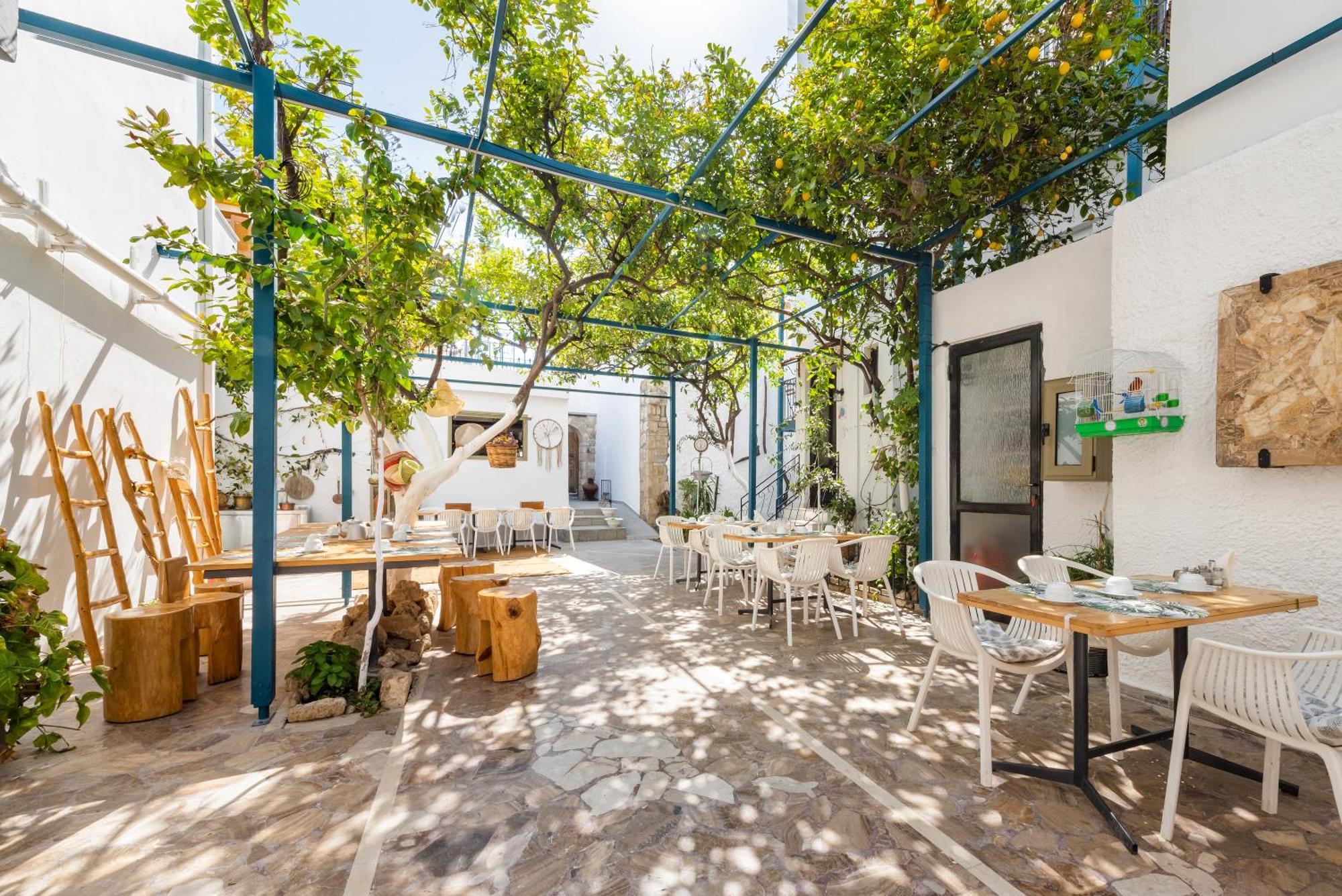Lefka & Aparthotel Rhodes City