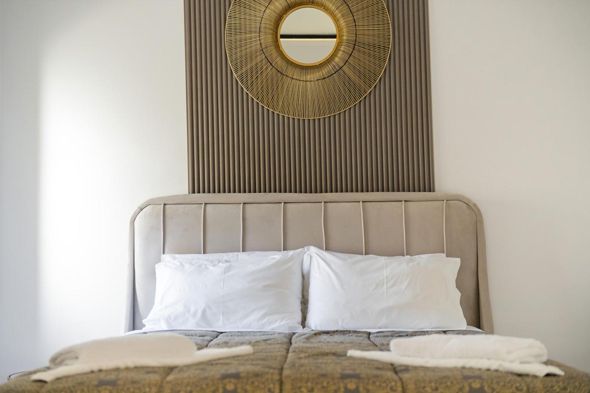 Lefka & Aparthotel 2*