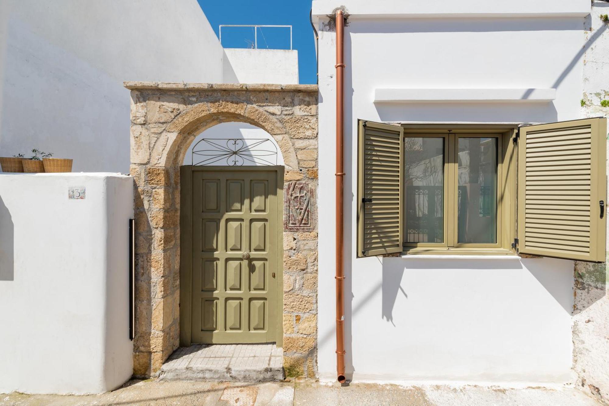 Lefka & Aparthotel