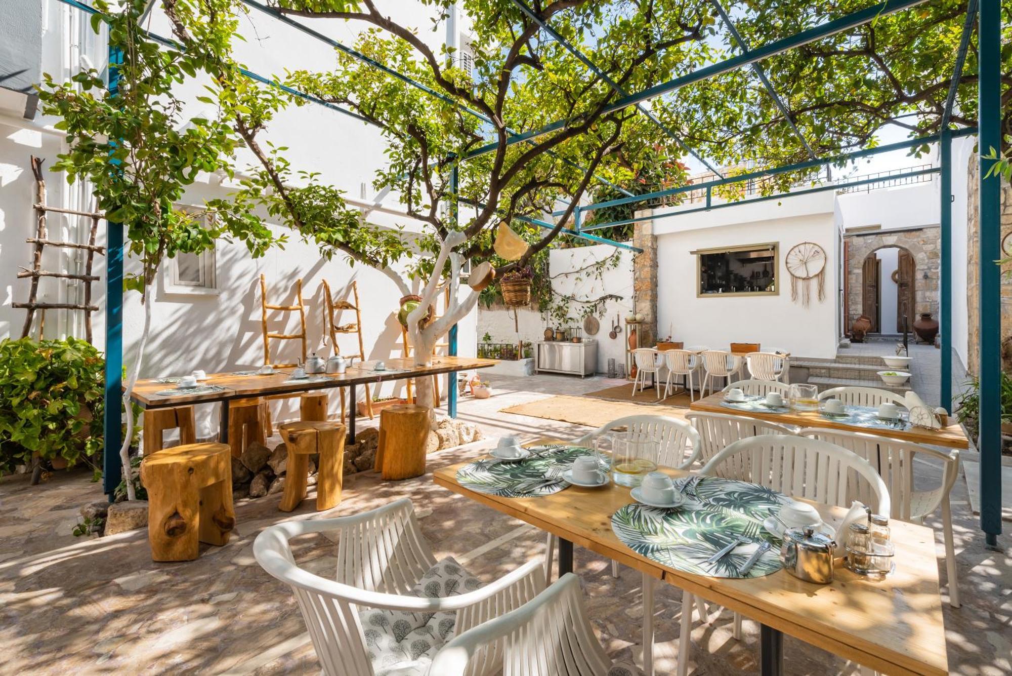 Lefka & Aparthotel Rhodes City