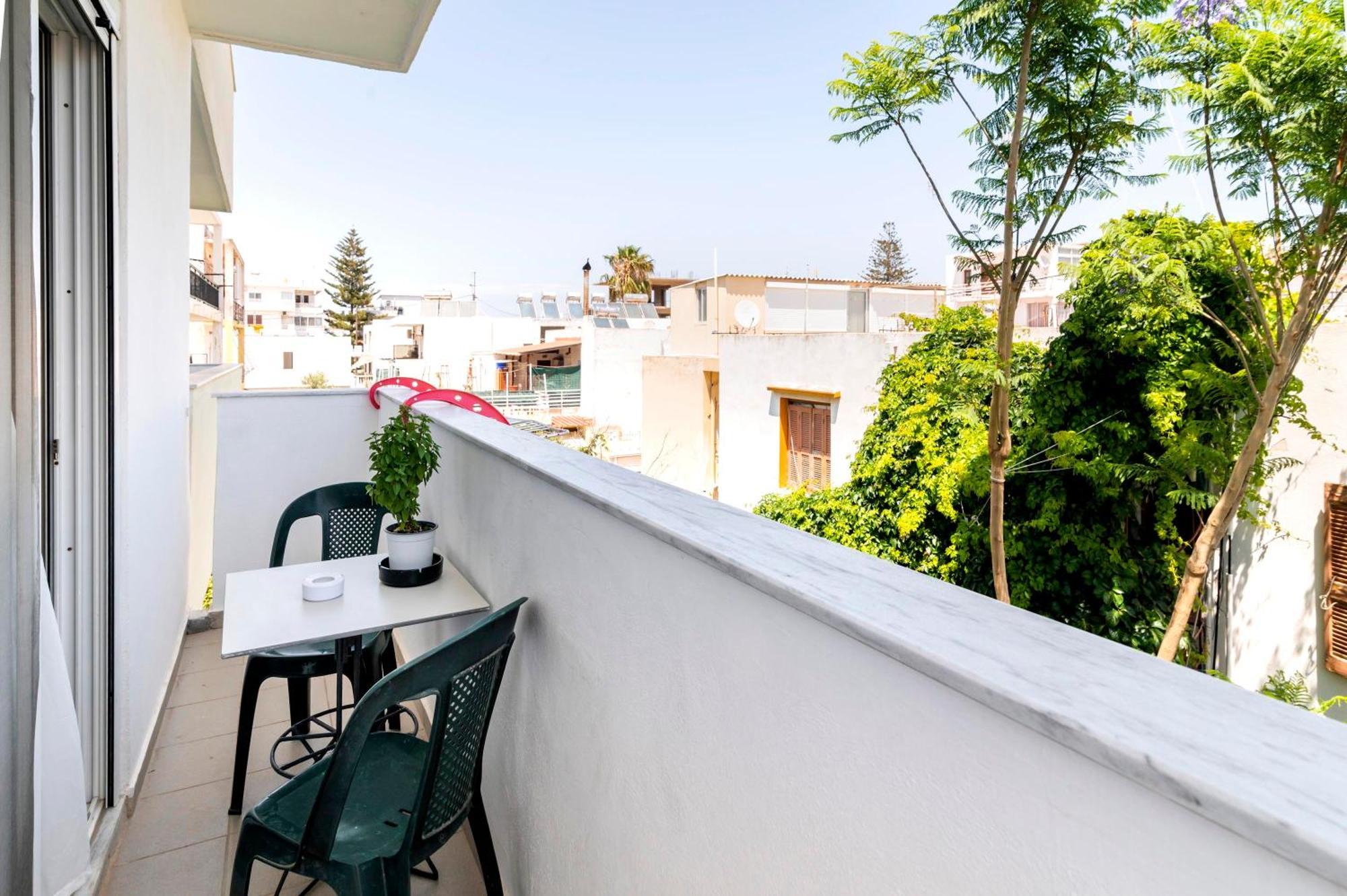Lefka & Aparthotel