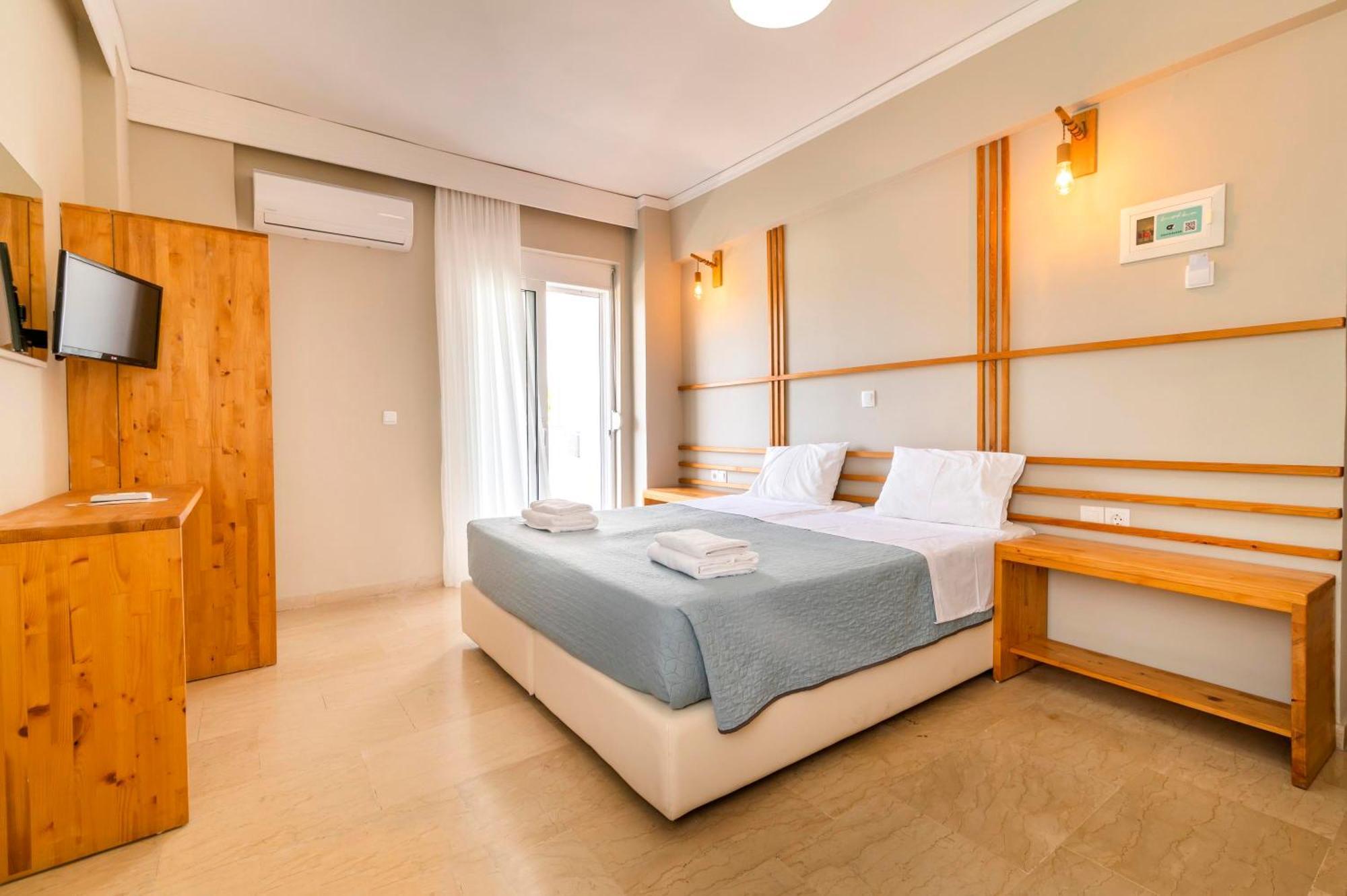 Lefka & Aparthotel 2*