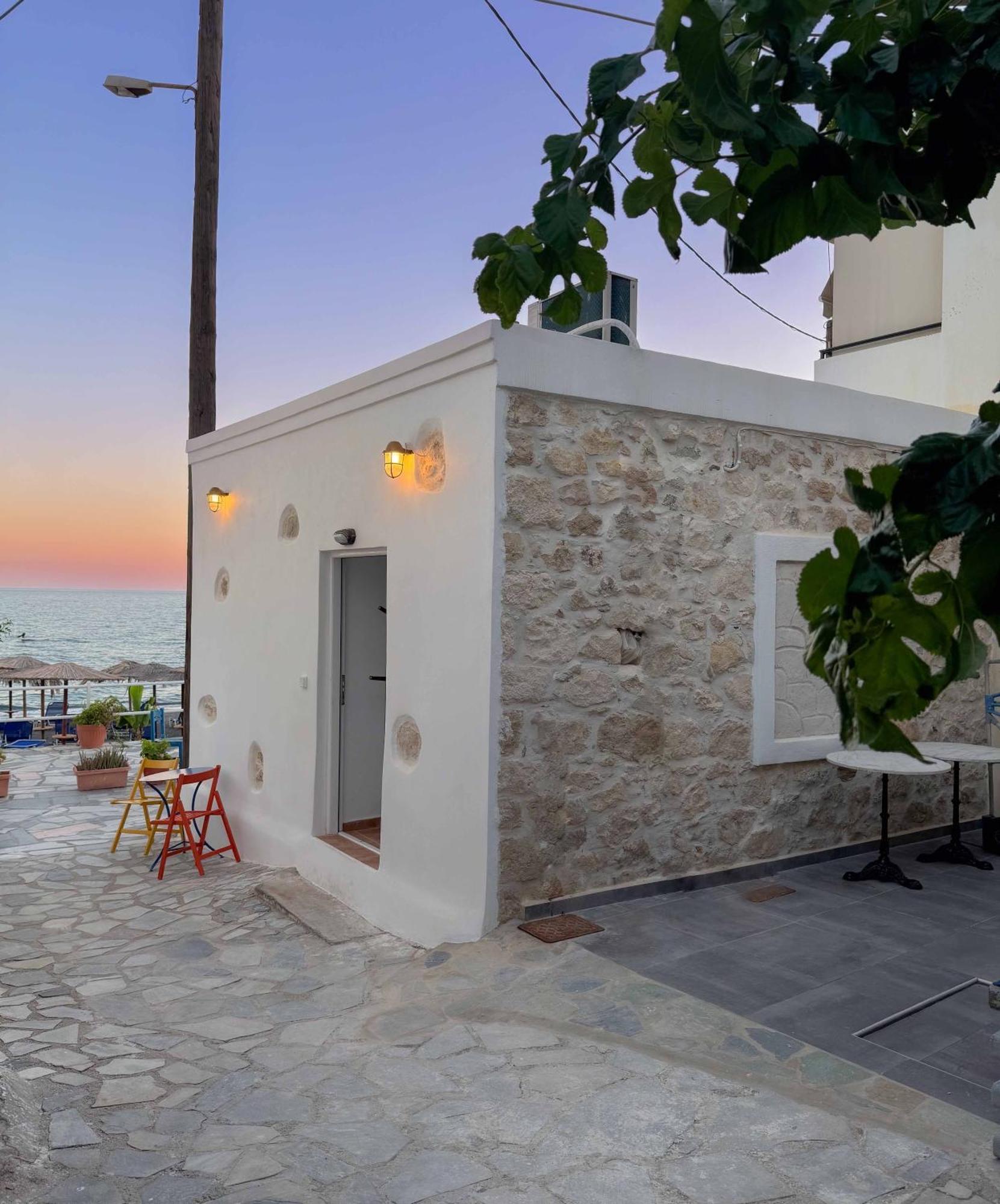 Paradise Studios Apartment