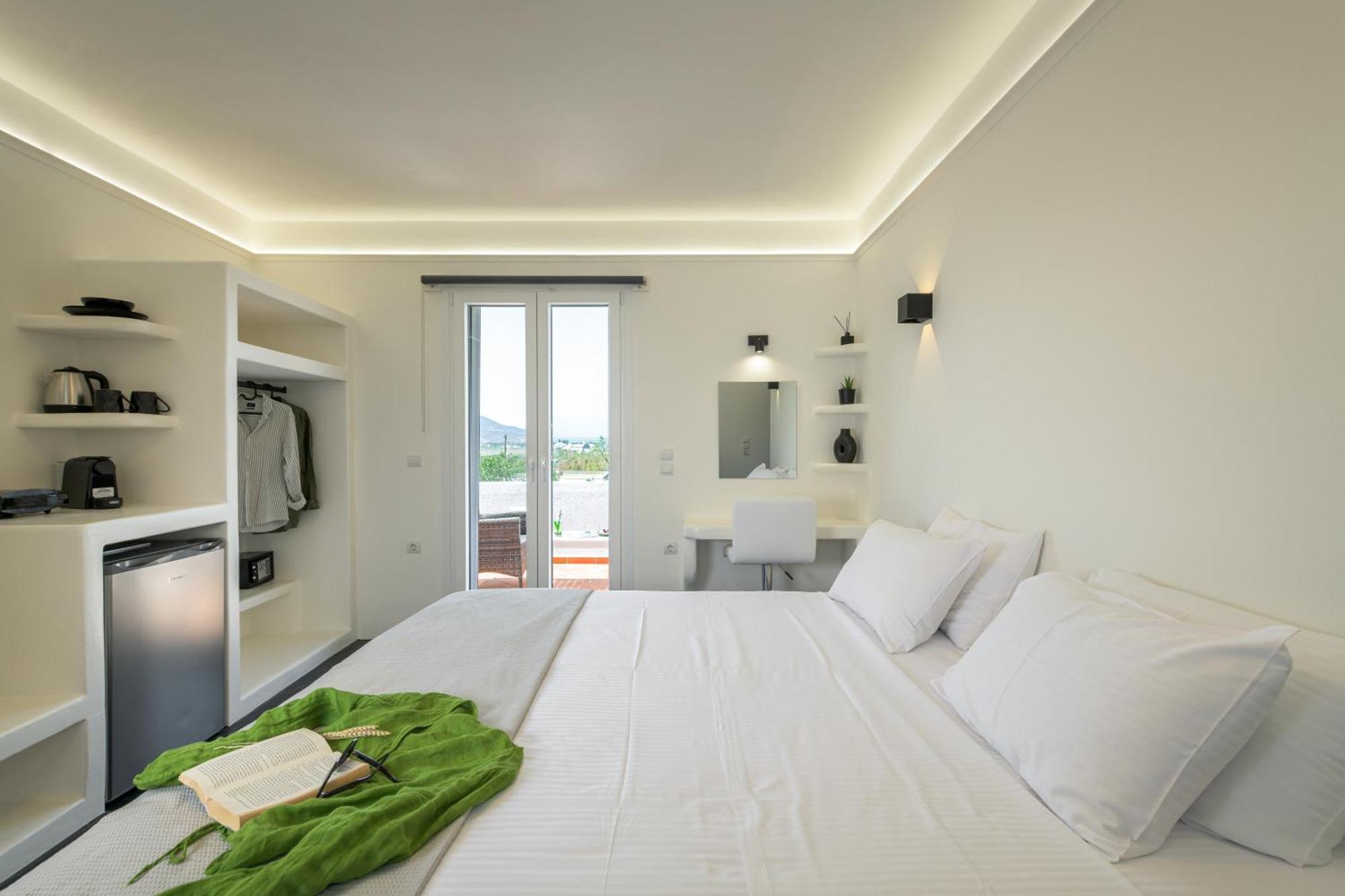 Avra Milos Guest house 2*