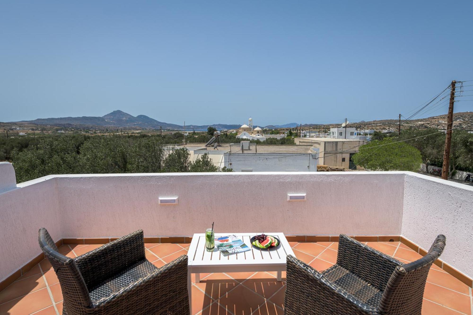 Avra Milos Guest house Zefiria