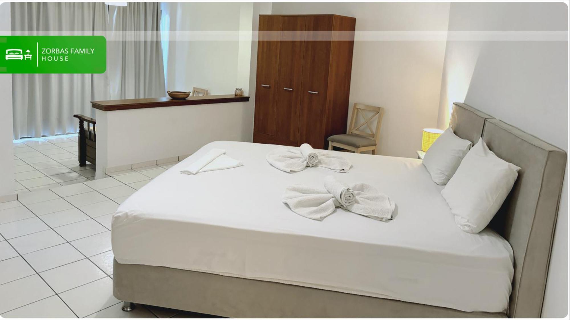 Hotel Zorbas Family House Troulos