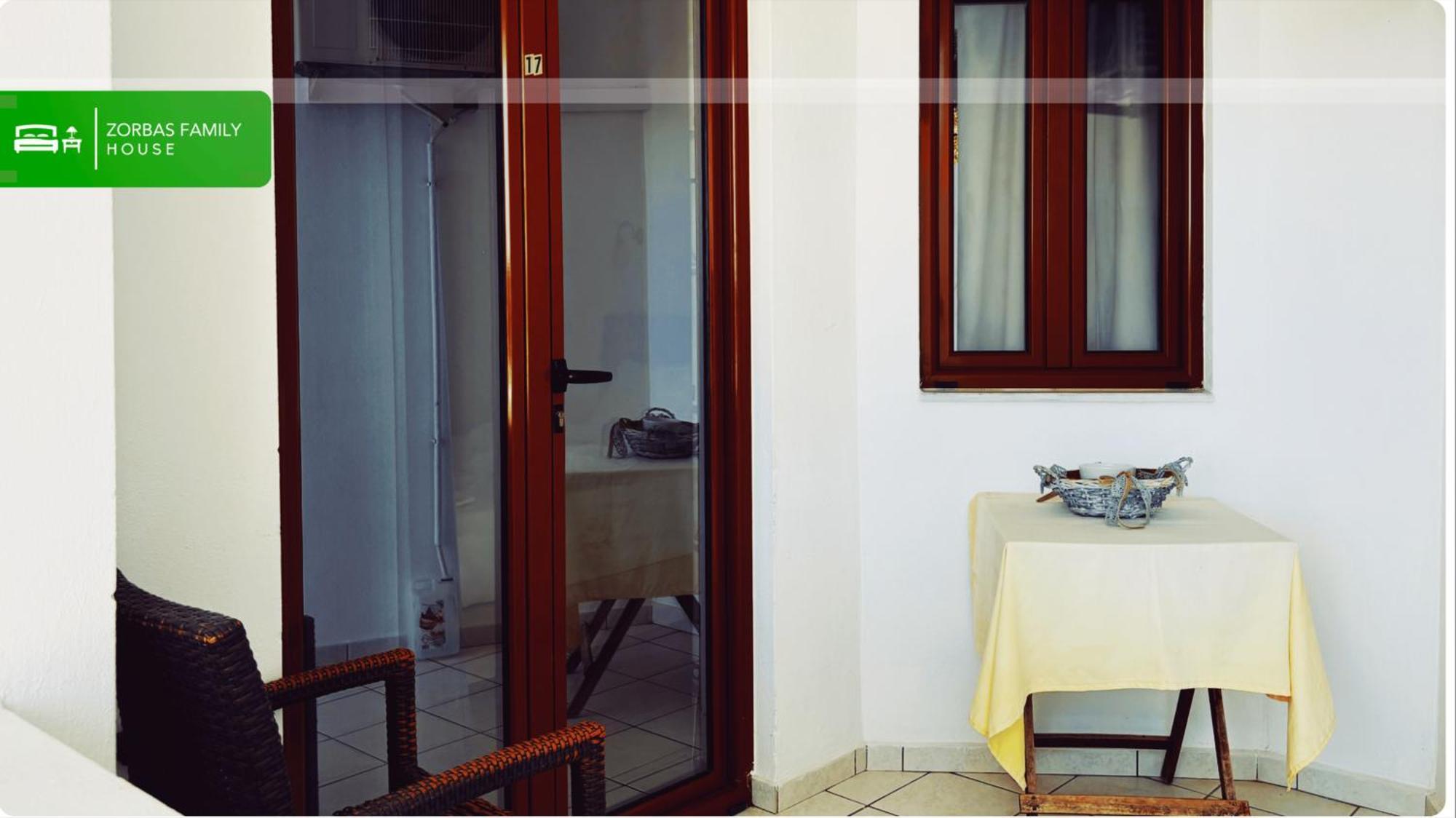 Hotel Zorbas Family House