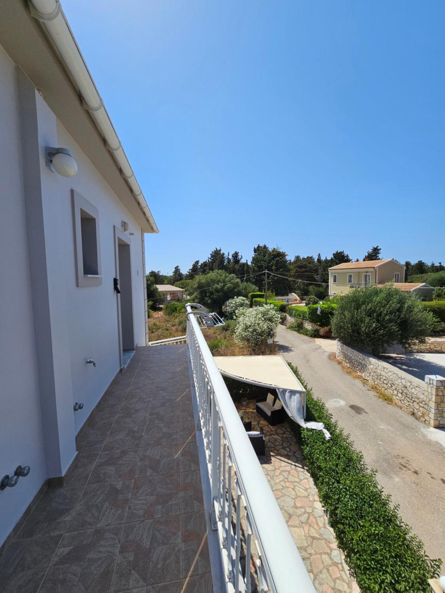Natura Apartment Antipata (Erisos)