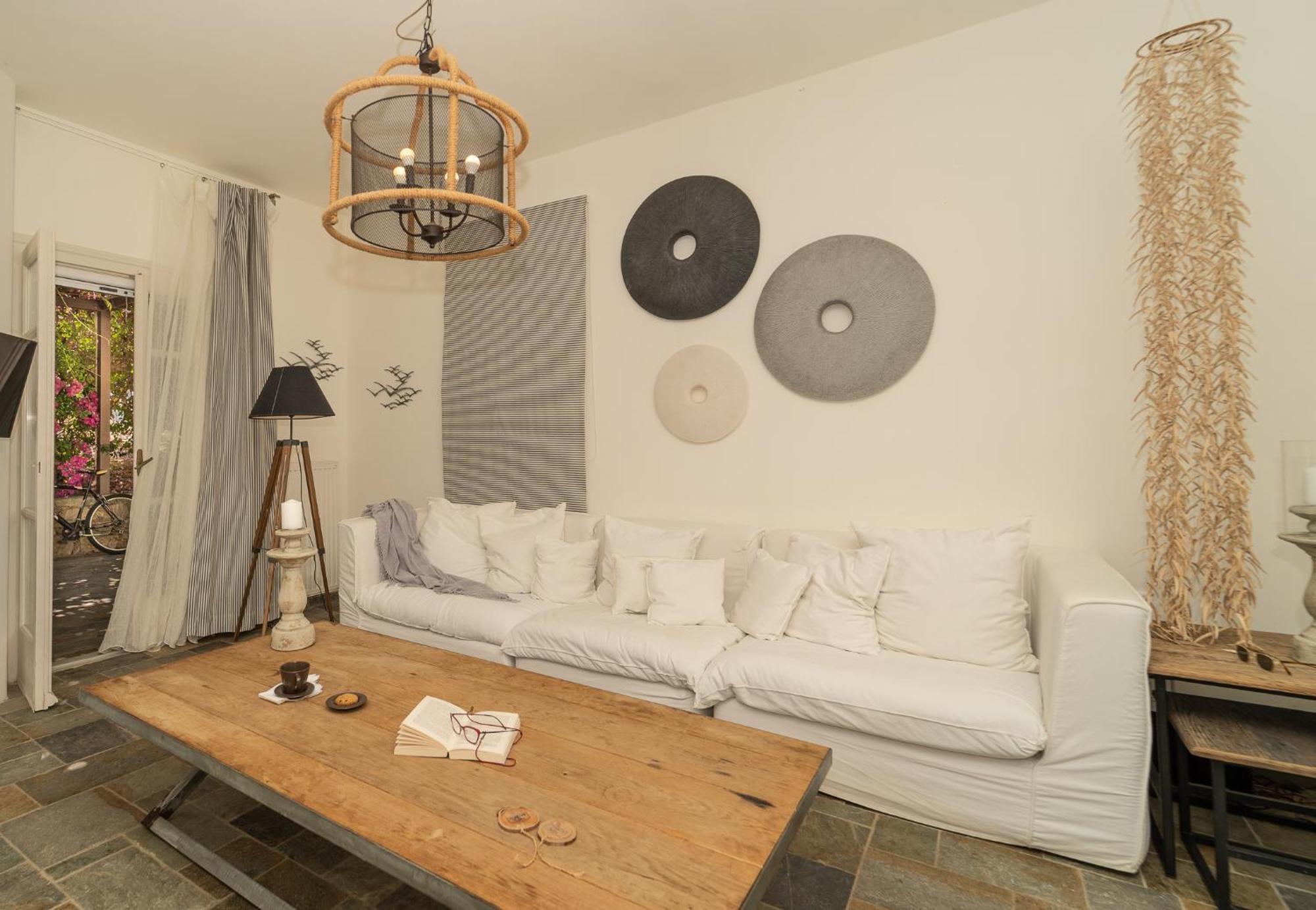 Pyleanblue Villa *