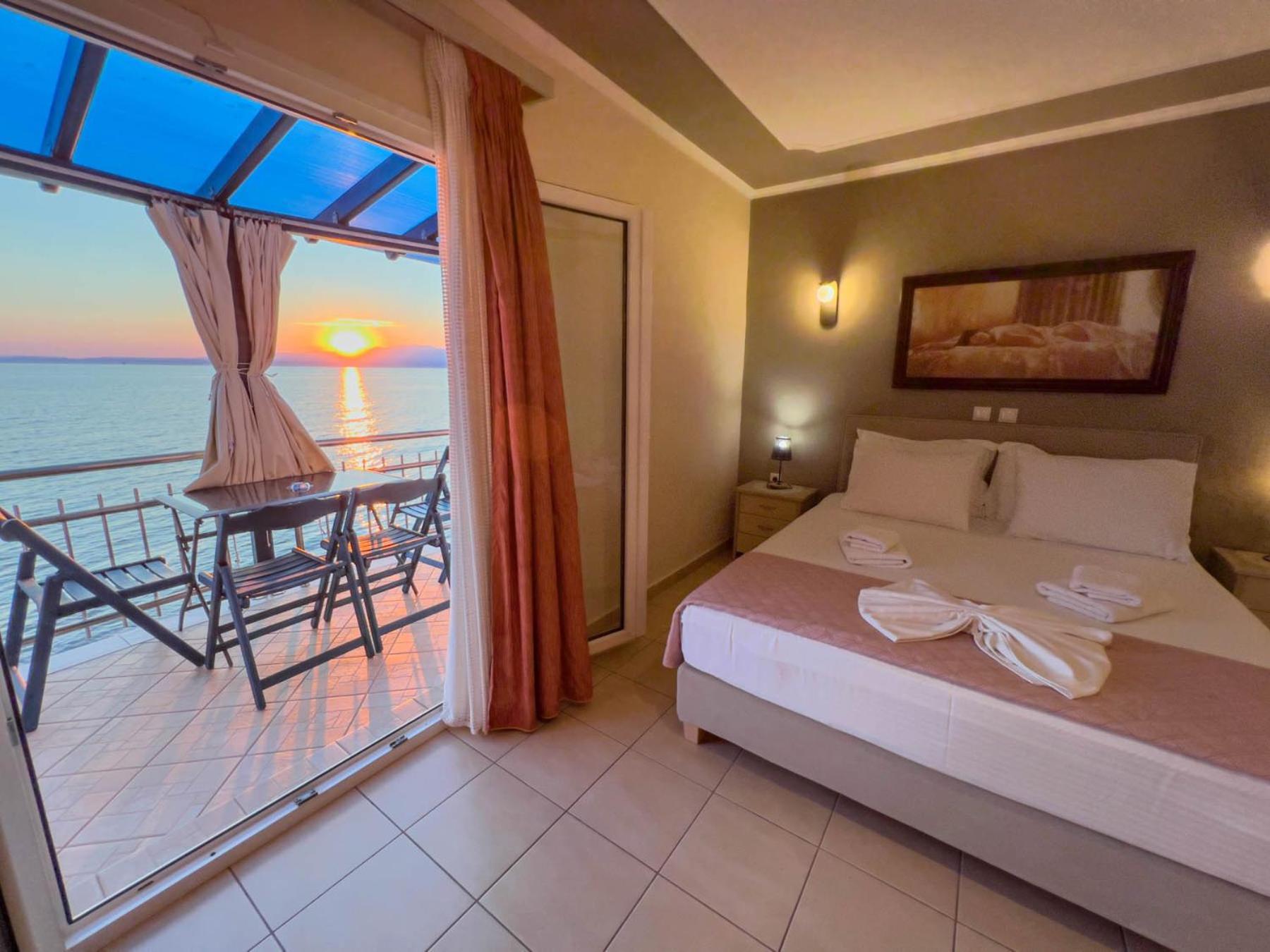 Aparthotel Plaka 2*